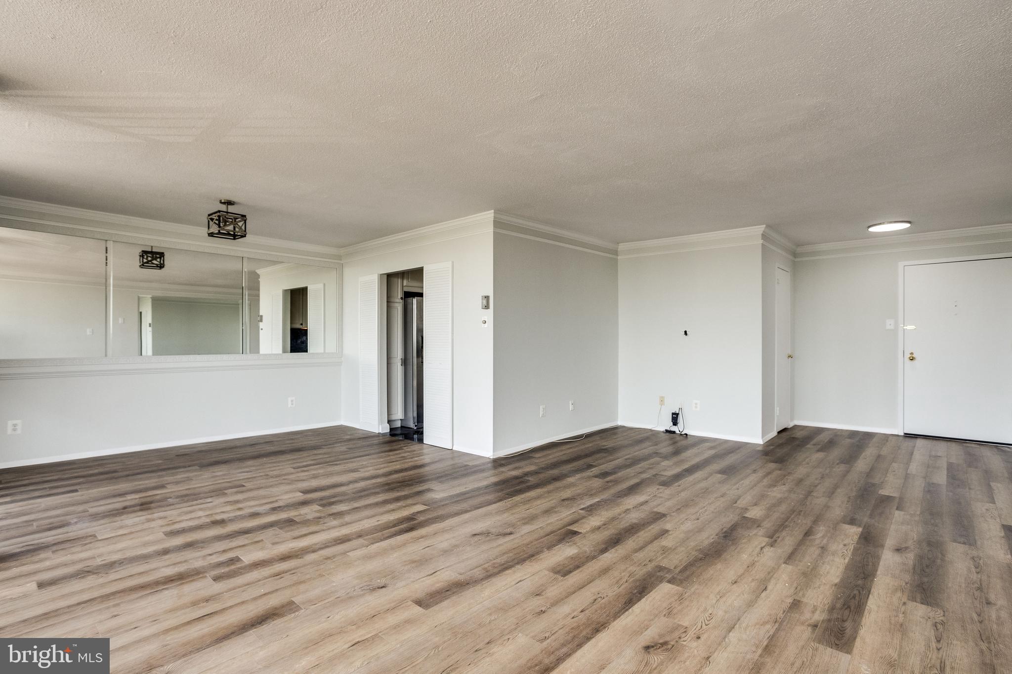 TOWERS IN WESTCHESTER PARK - Residential