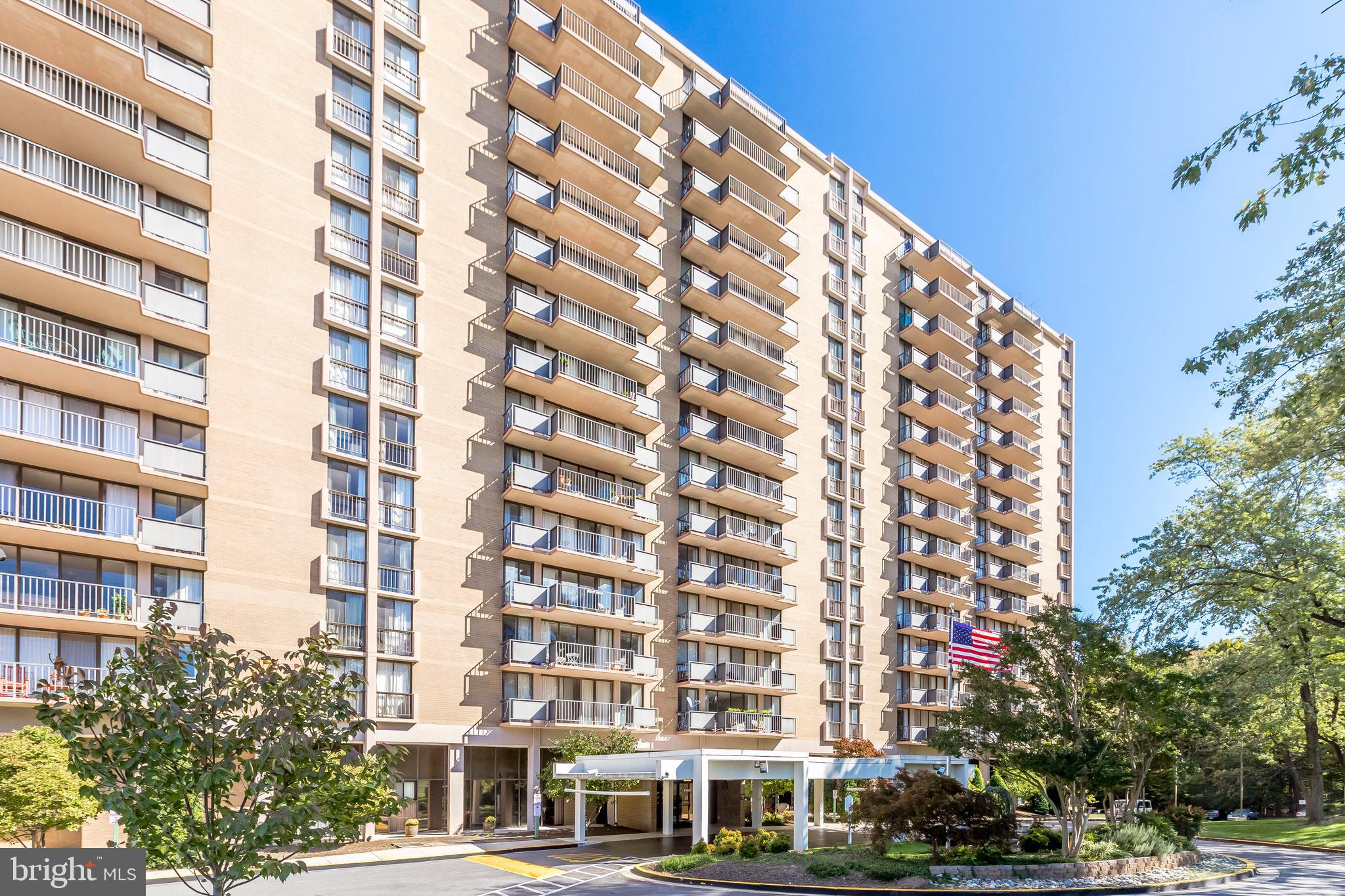 TOWERS IN WESTCHESTER PARK - Residential