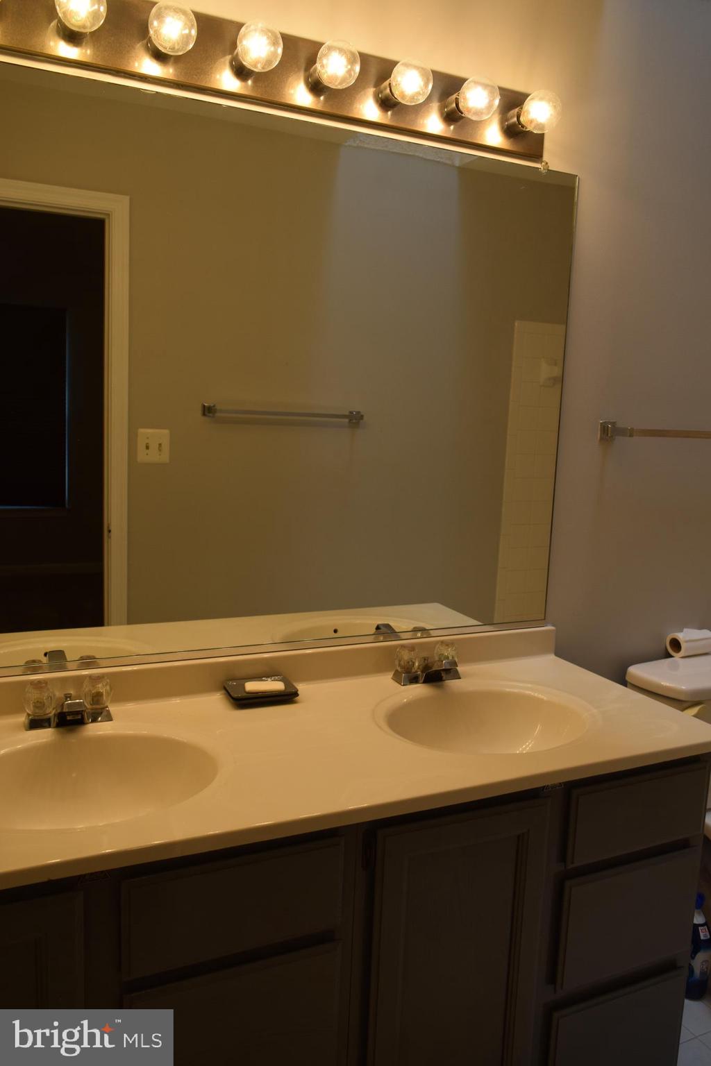 MAYFAIR - Residential Lease