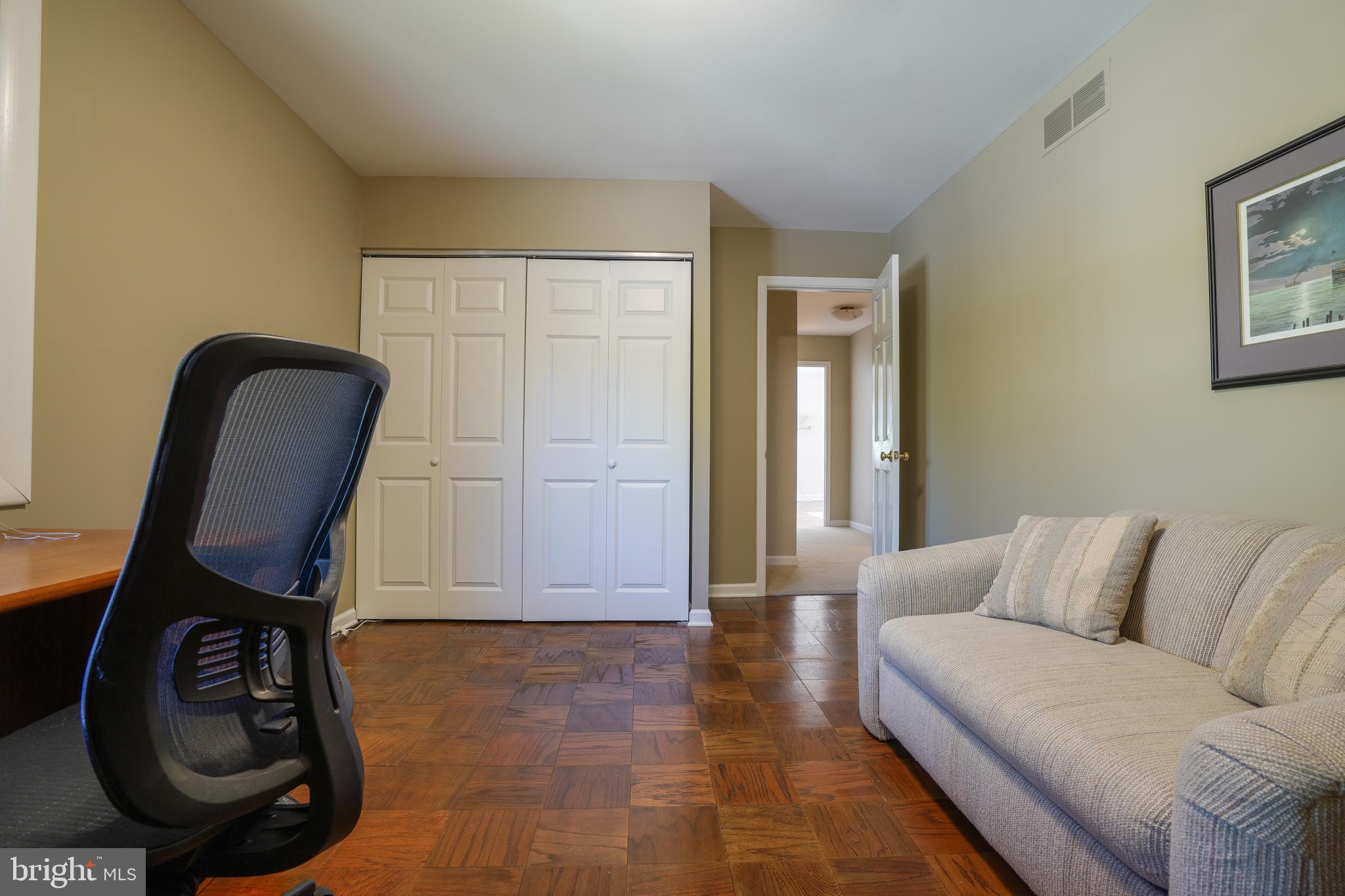 OAKLAND MILLS - Residential