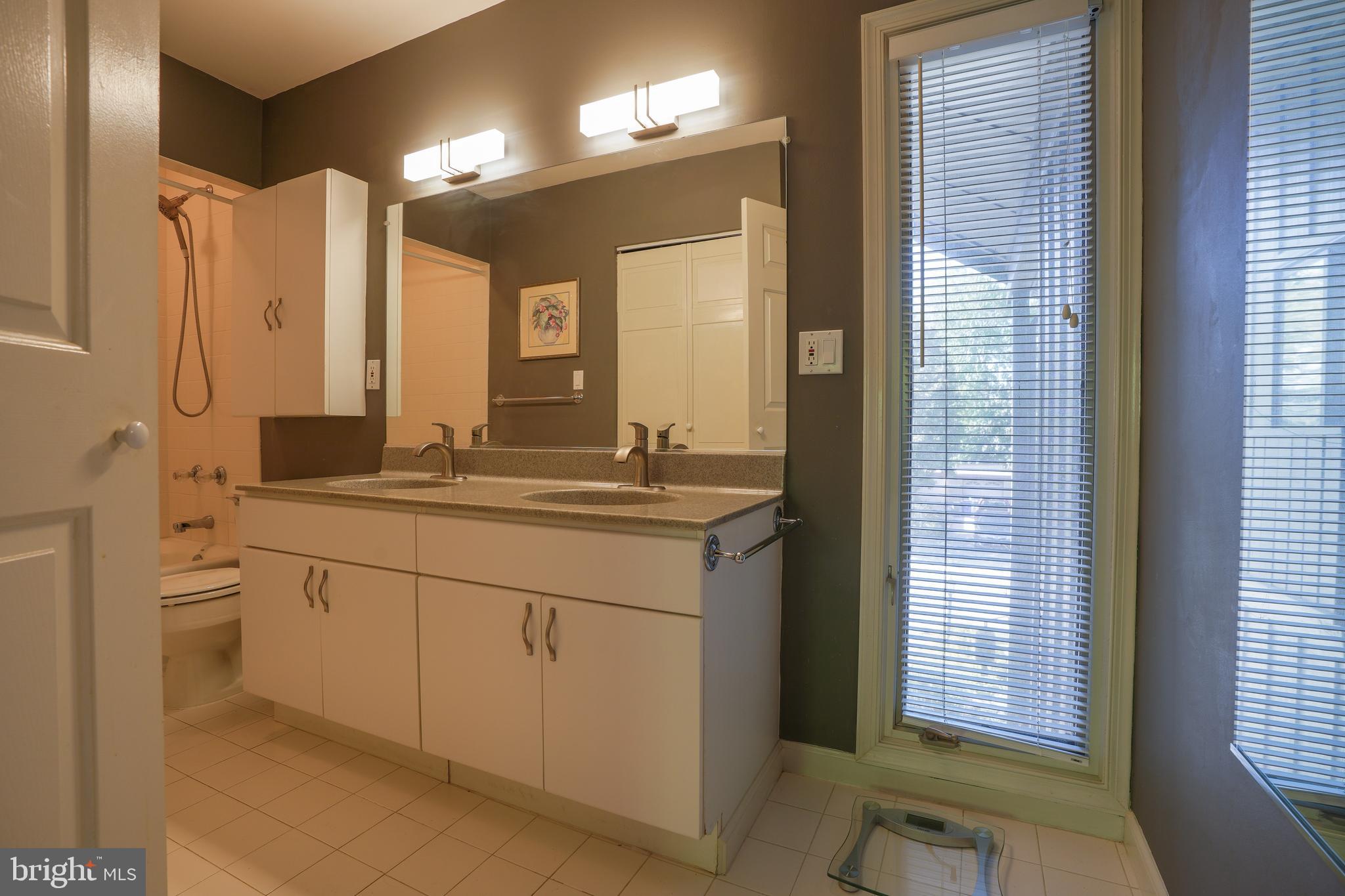 OAKLAND MILLS - Residential