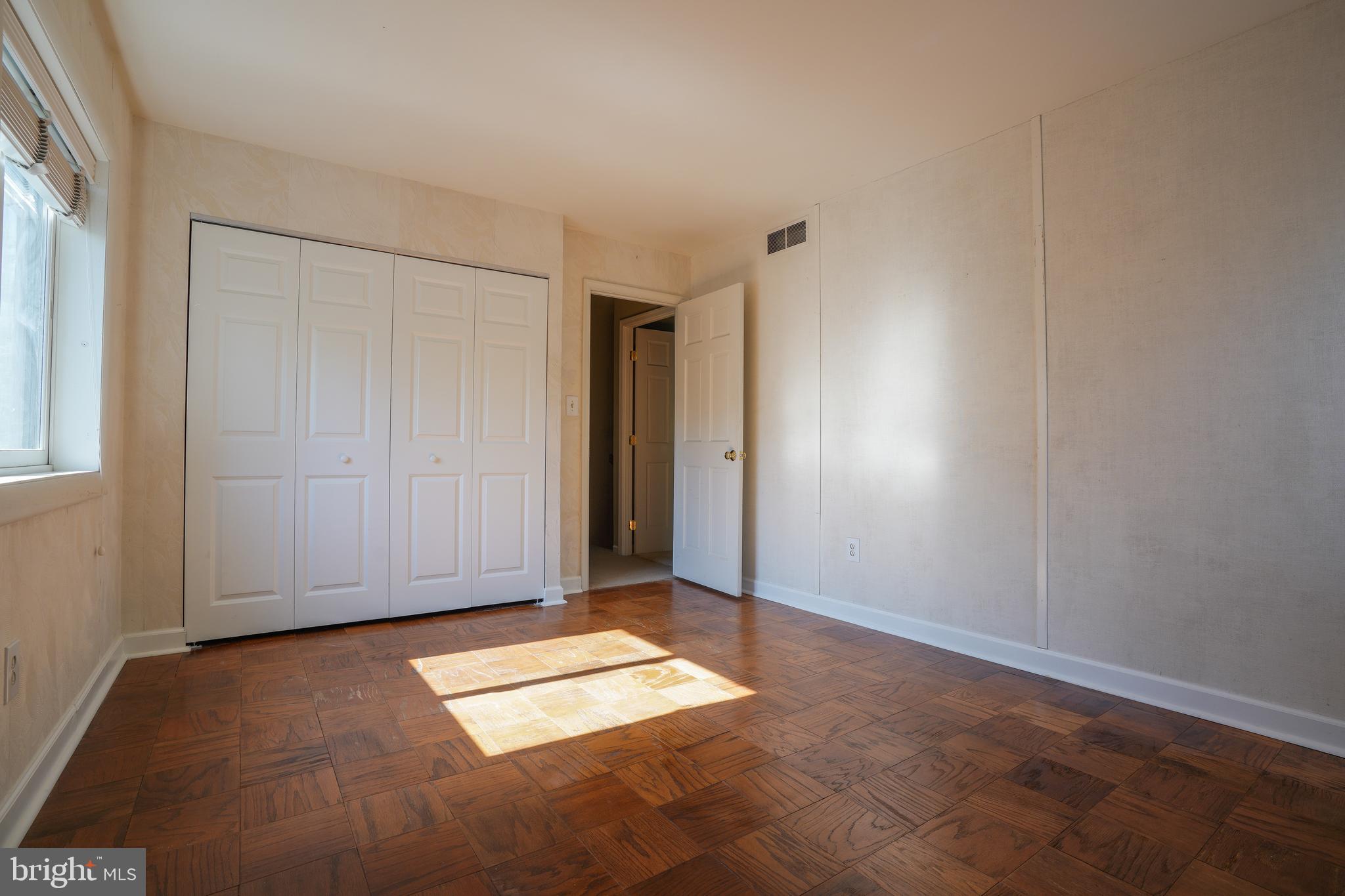 OAKLAND MILLS - Residential