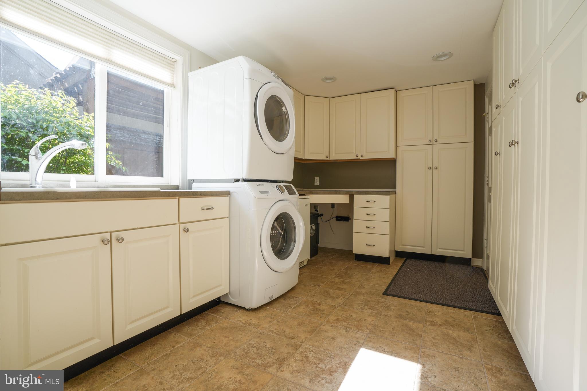 OAKLAND MILLS - Residential