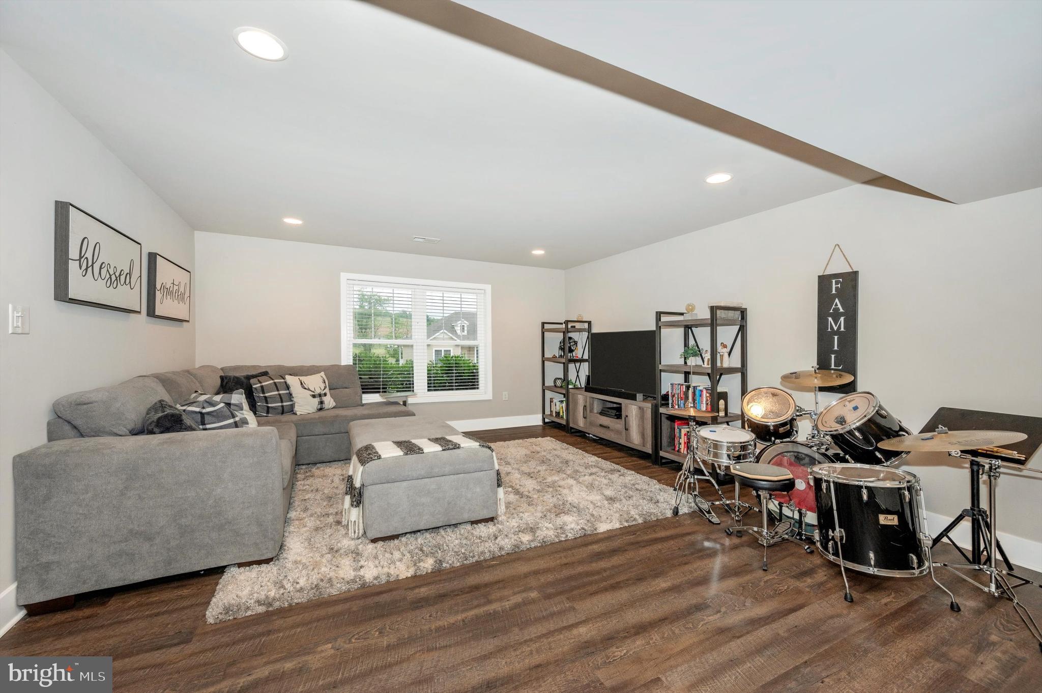 HUNTERS RIDGE - Residential