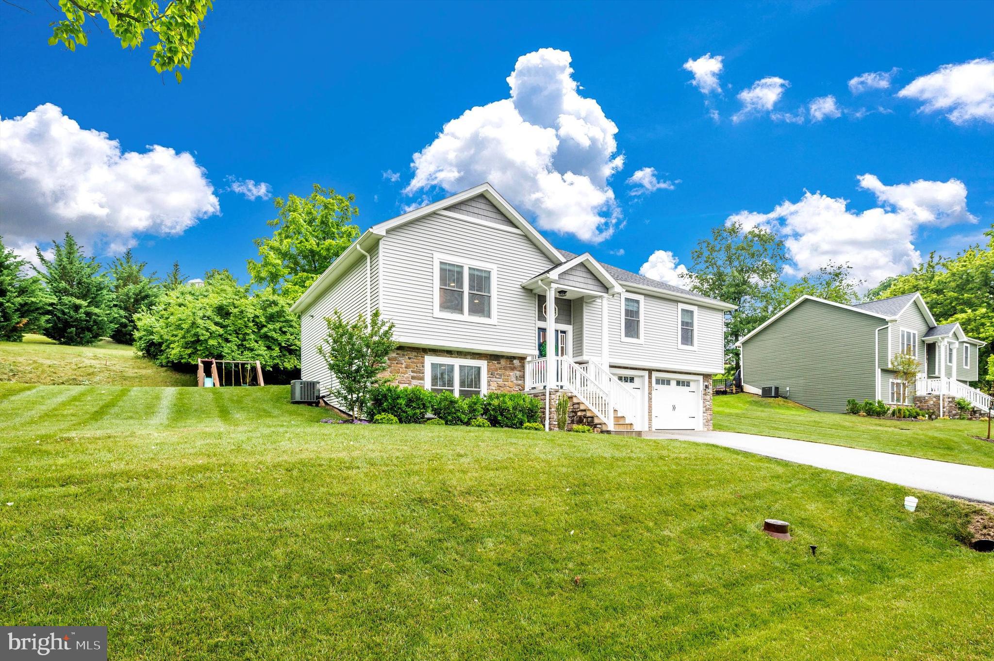 HUNTERS RIDGE - Residential