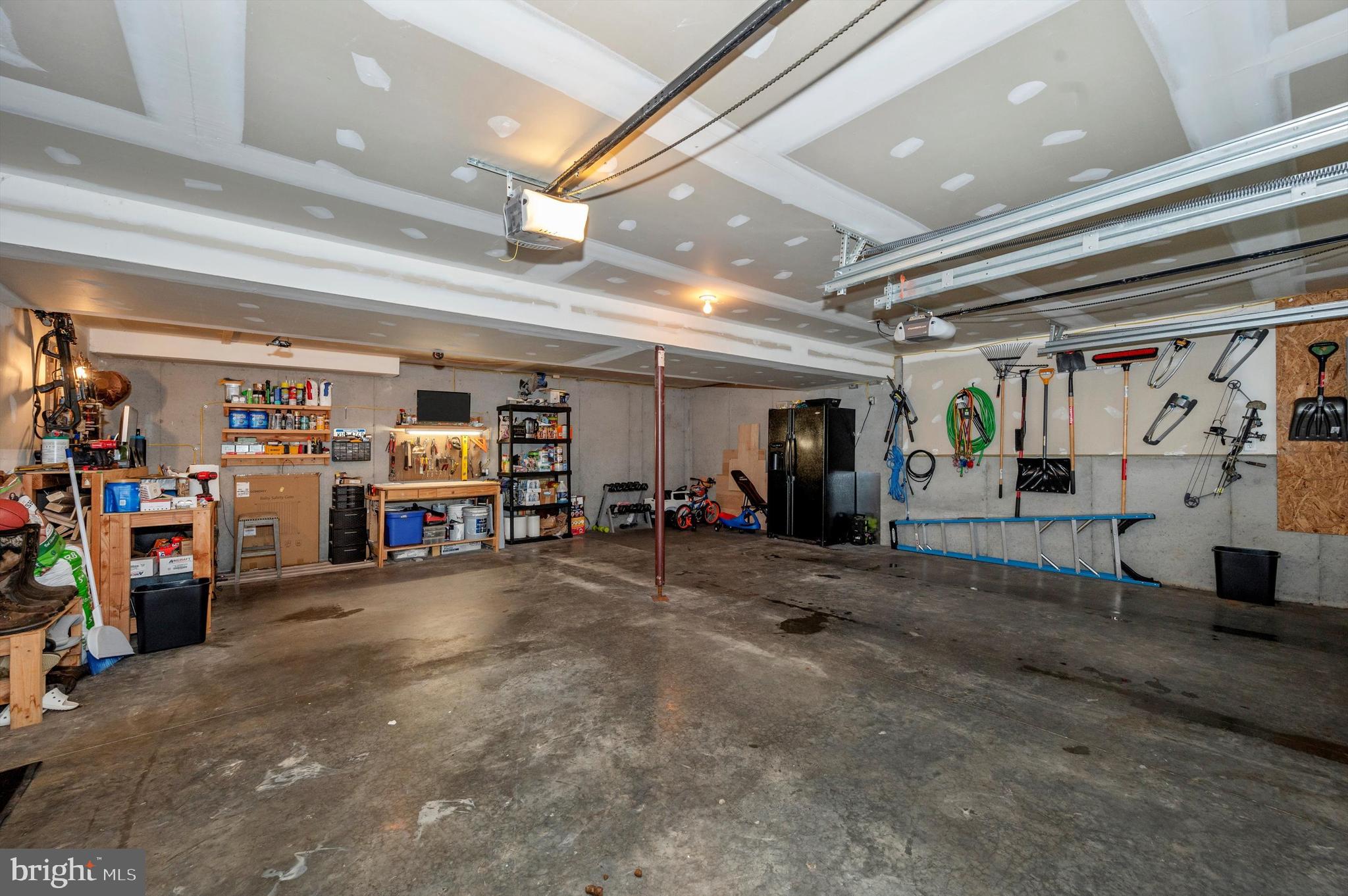 HUNTERS RIDGE - Residential