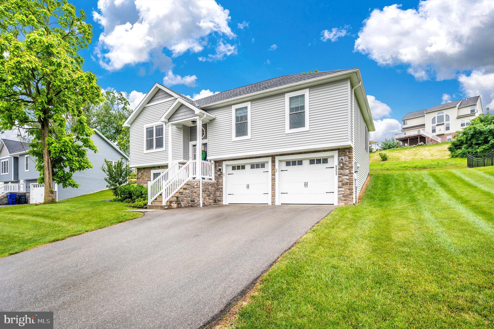 HUNTERS RIDGE - Residential