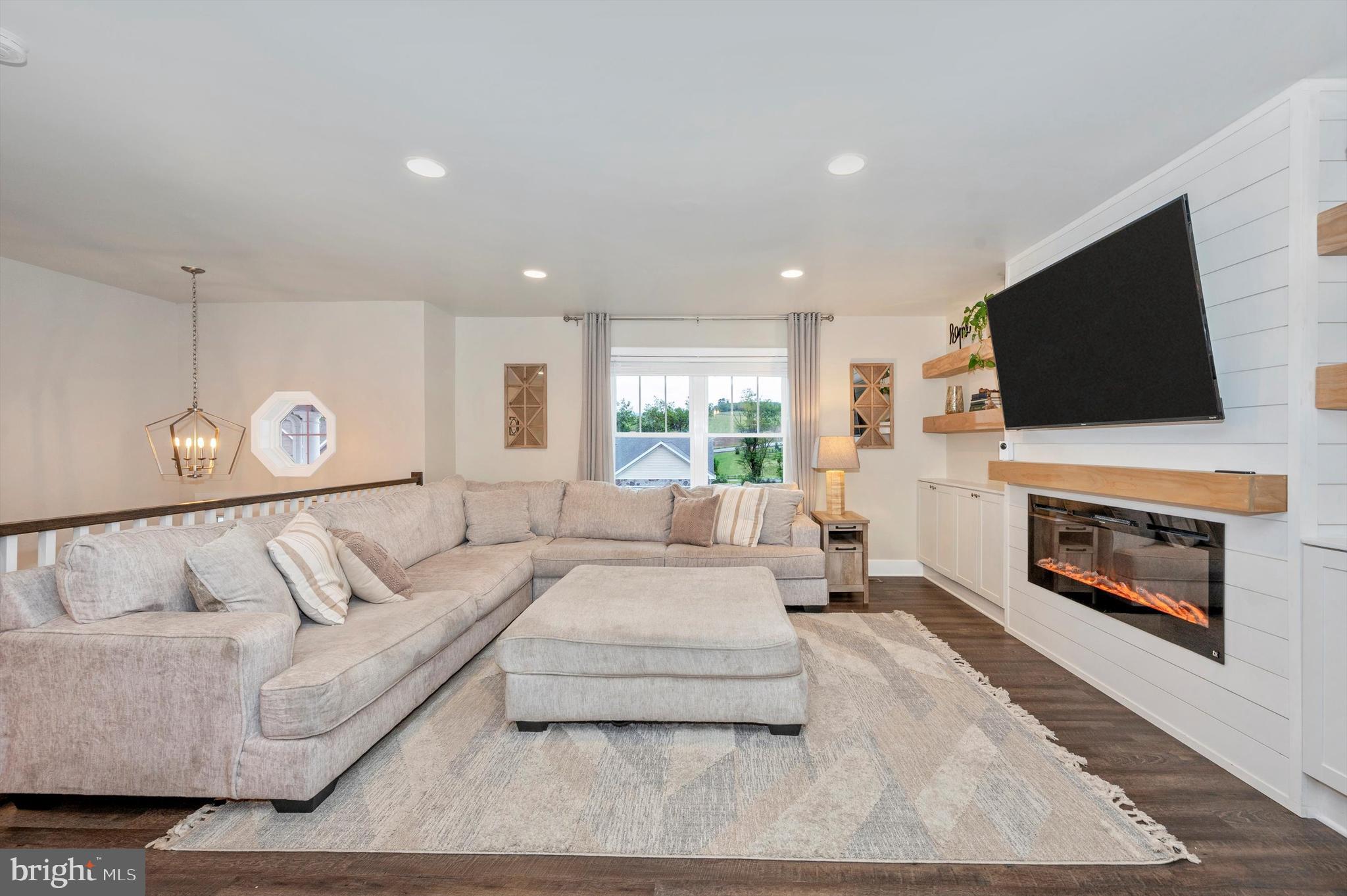 HUNTERS RIDGE - Residential