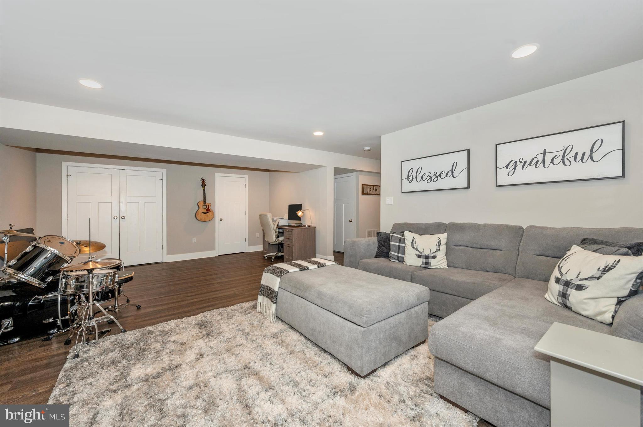 HUNTERS RIDGE - Residential