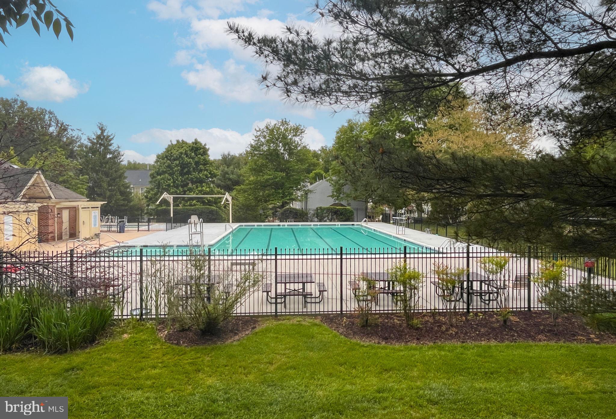 HALLOWELL - Residential