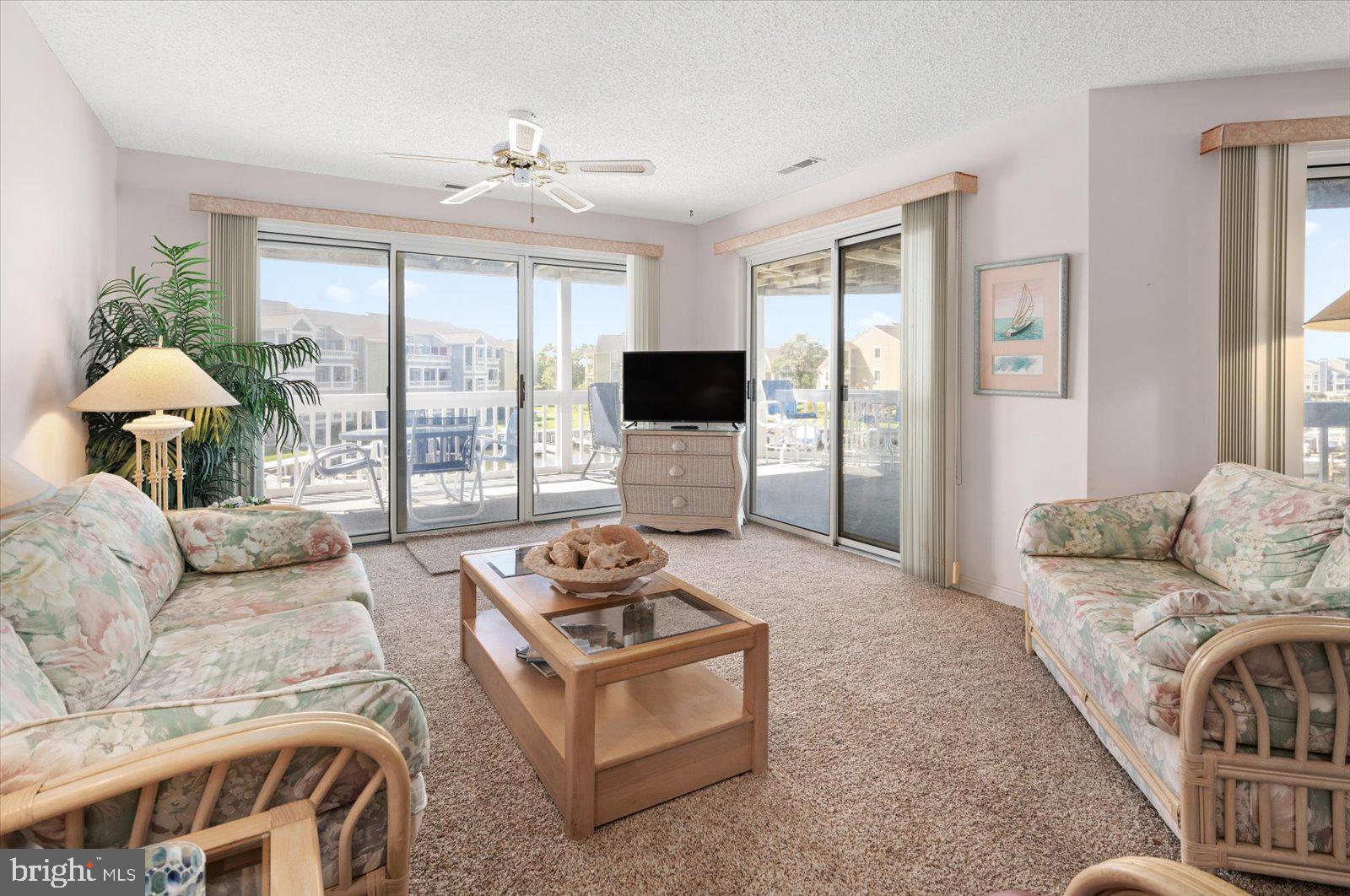 HIDDEN HARBOR - Residential