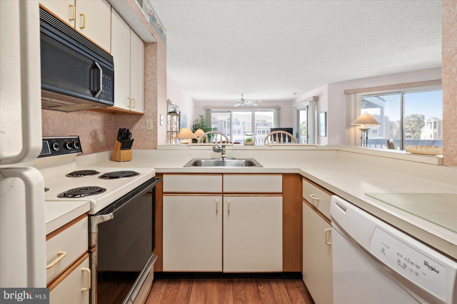 HIDDEN HARBOR - Residential