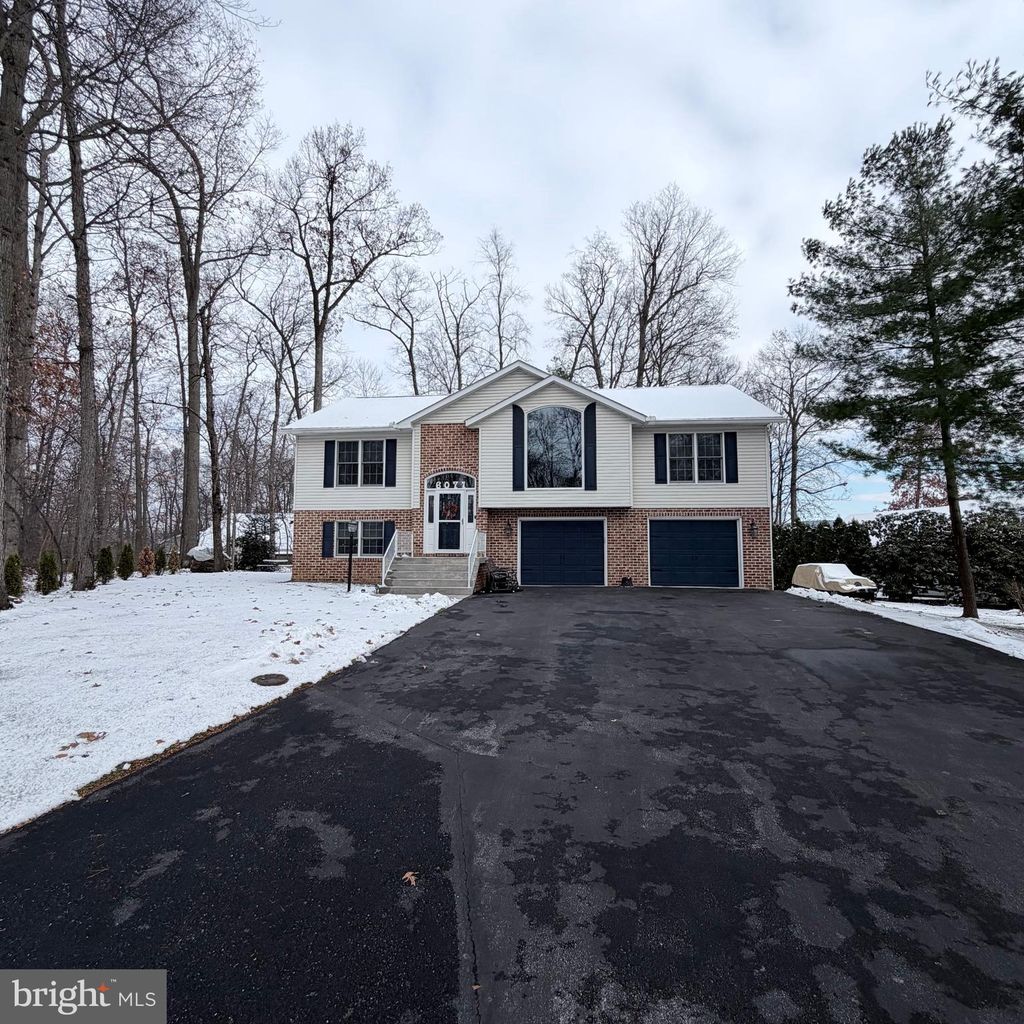 Photo of 6071 Greenbriar Ct, FAYETTEVILLE, PA 17222 (MLS # PAFL2031618)