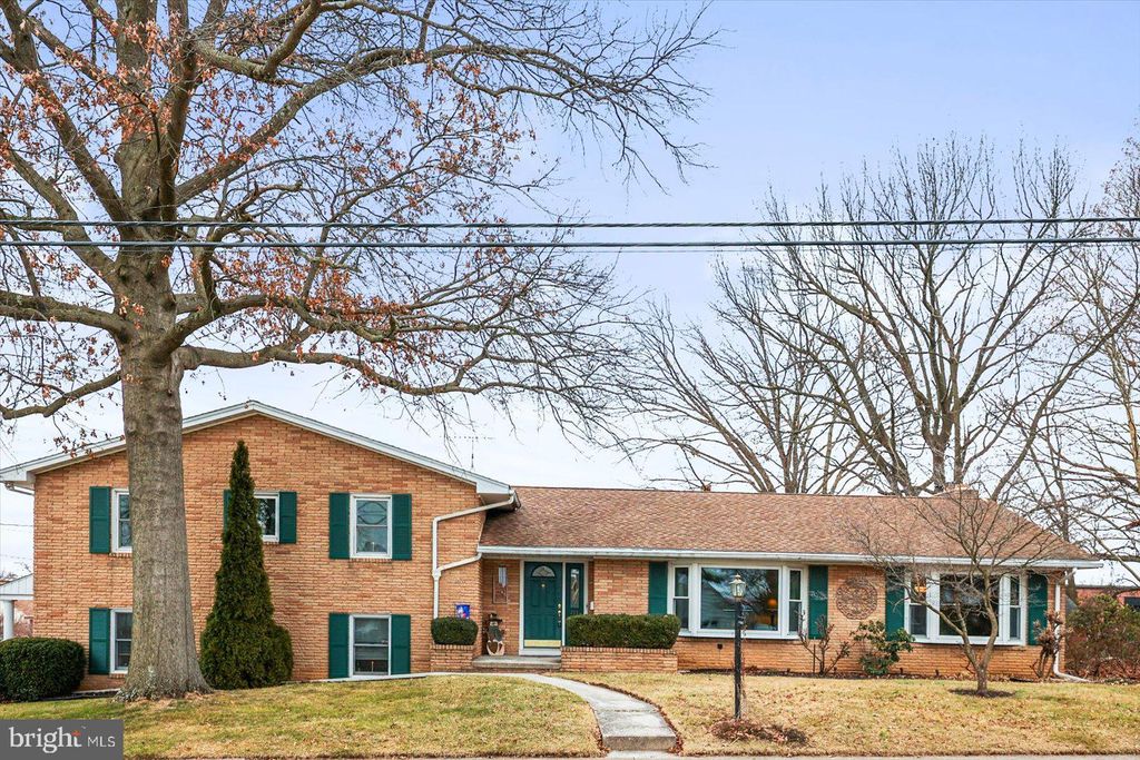 Photo of 155 George Street, HANOVER, PA 17331 (MLS # PAYK2098642)