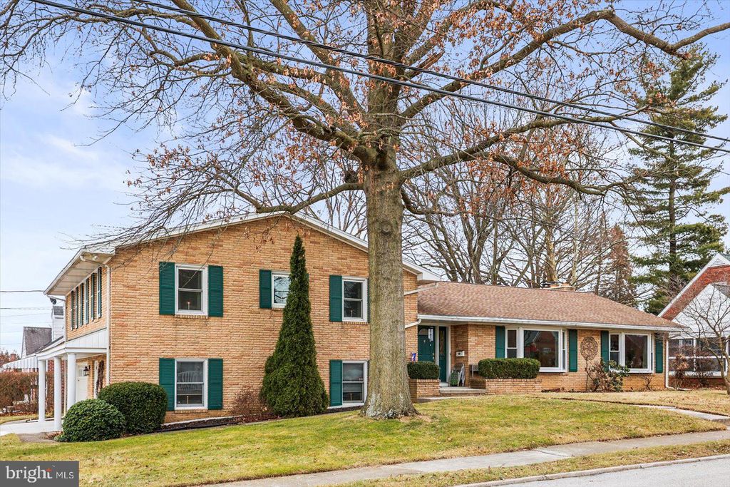 Photo of 155 George Street, HANOVER, PA 17331 (MLS # PAYK2098642)