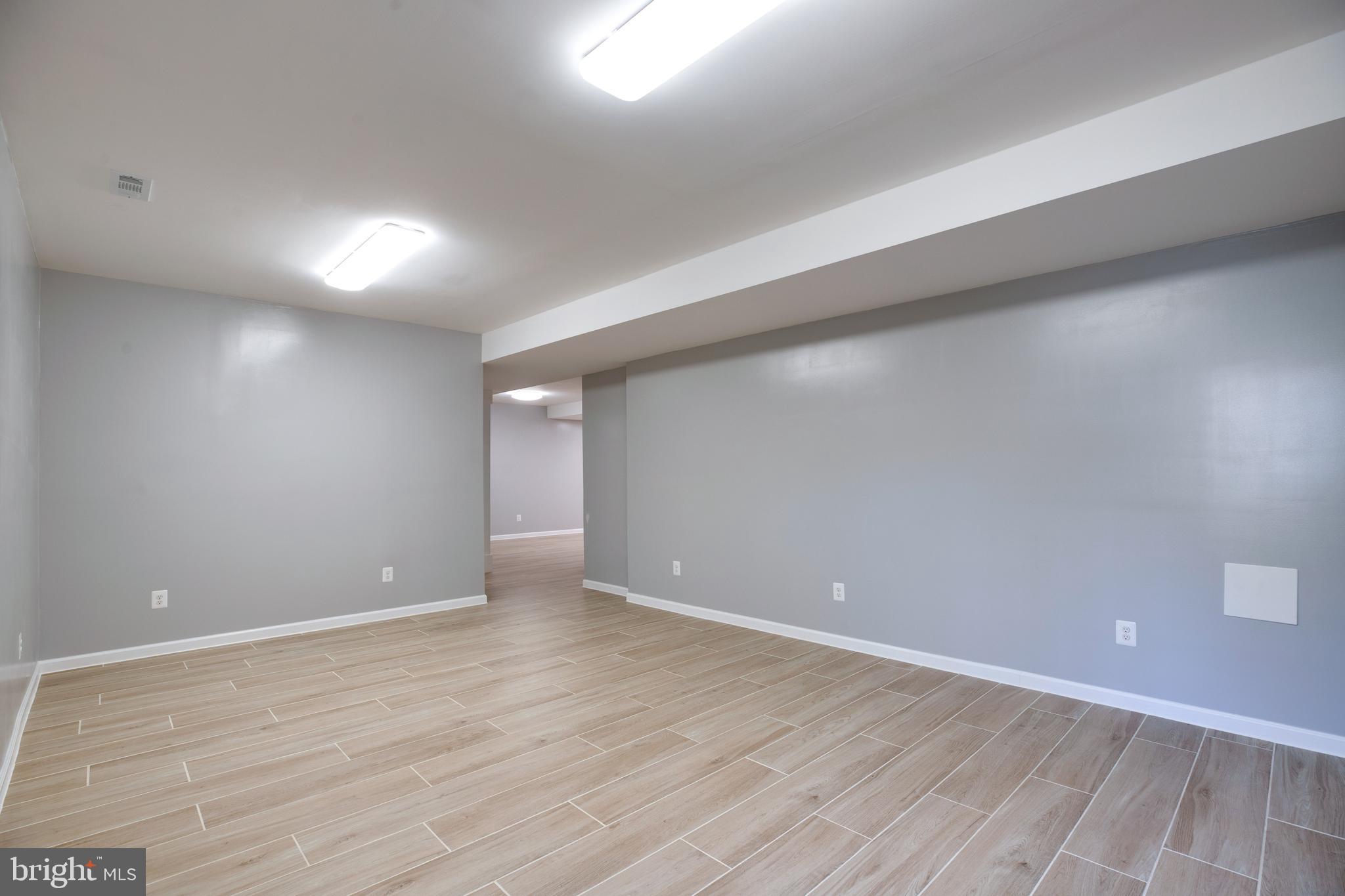 AVENDALE WOODLAND GROVE - Residential Lease