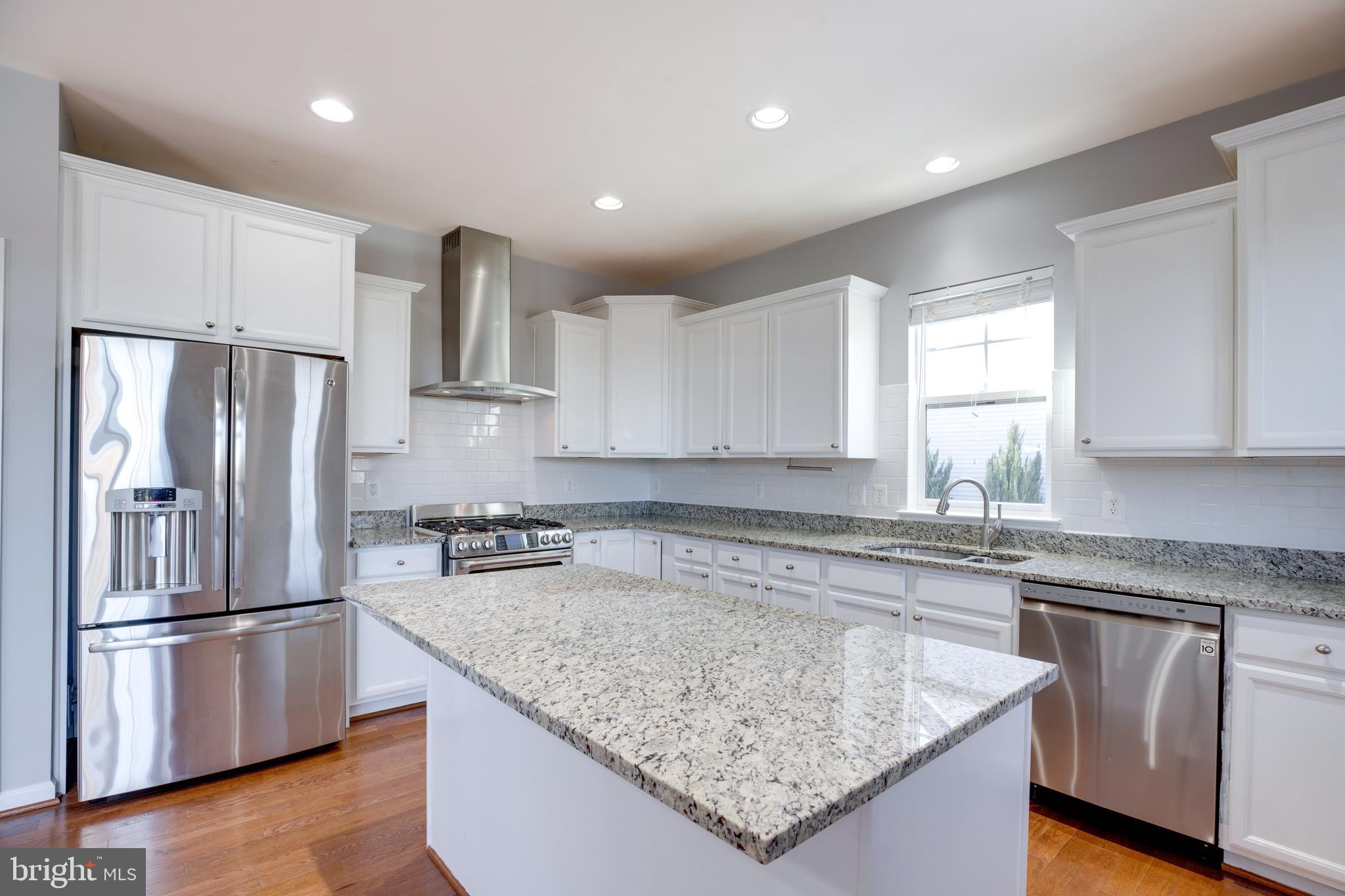 AVENDALE WOODLAND GROVE - Residential Lease