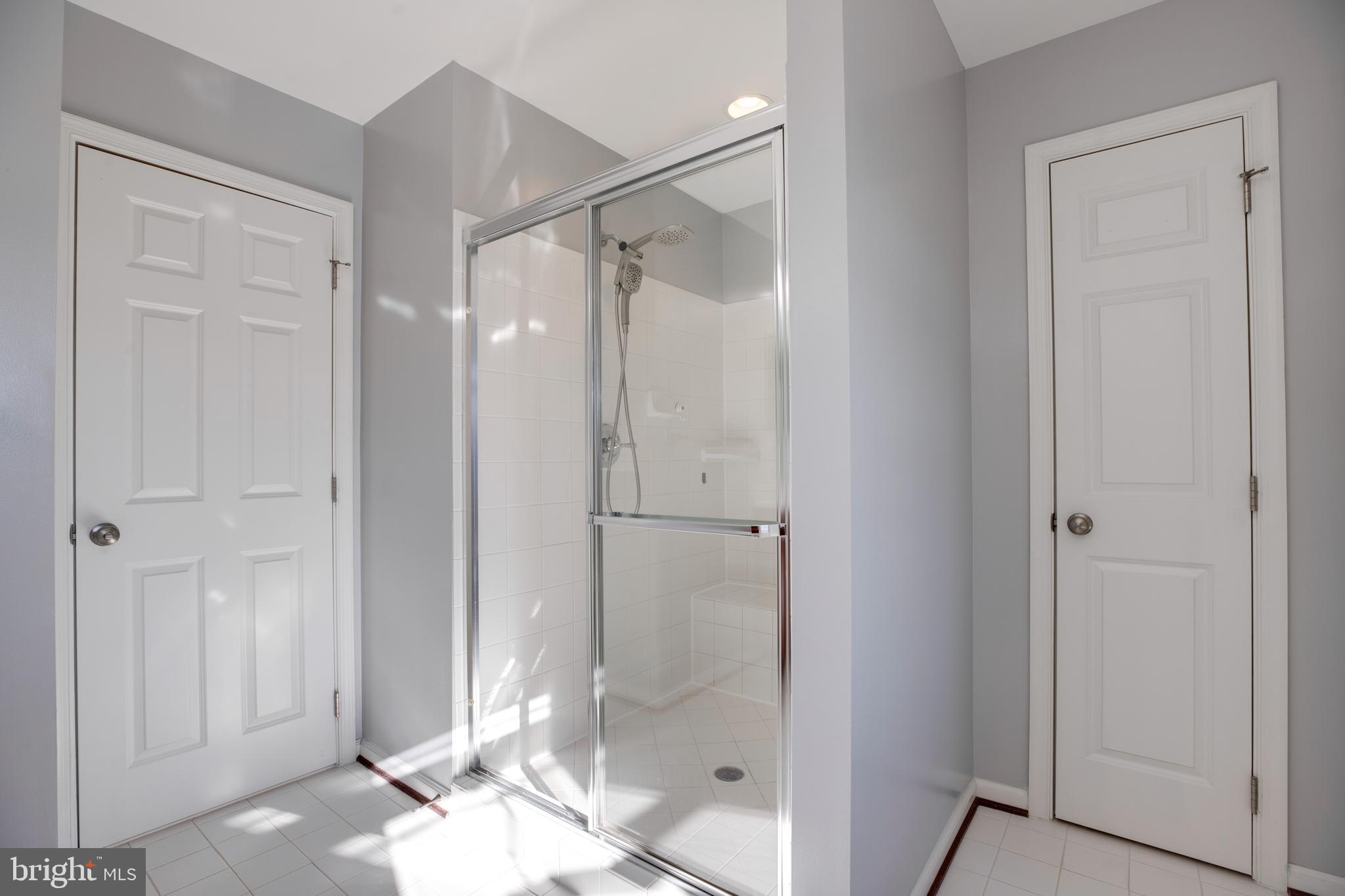 AVENDALE WOODLAND GROVE - Residential Lease