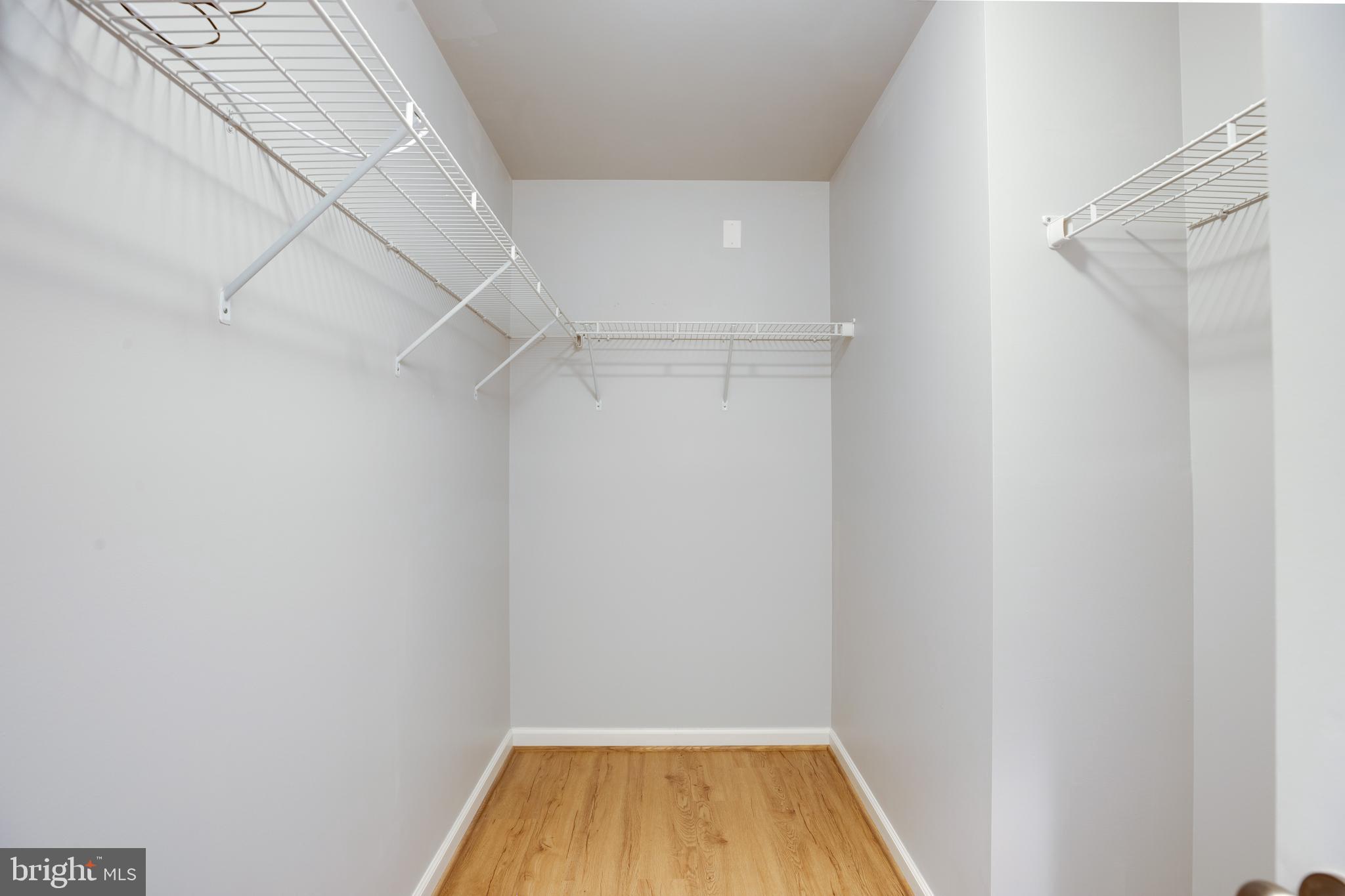 AVENDALE WOODLAND GROVE - Residential Lease