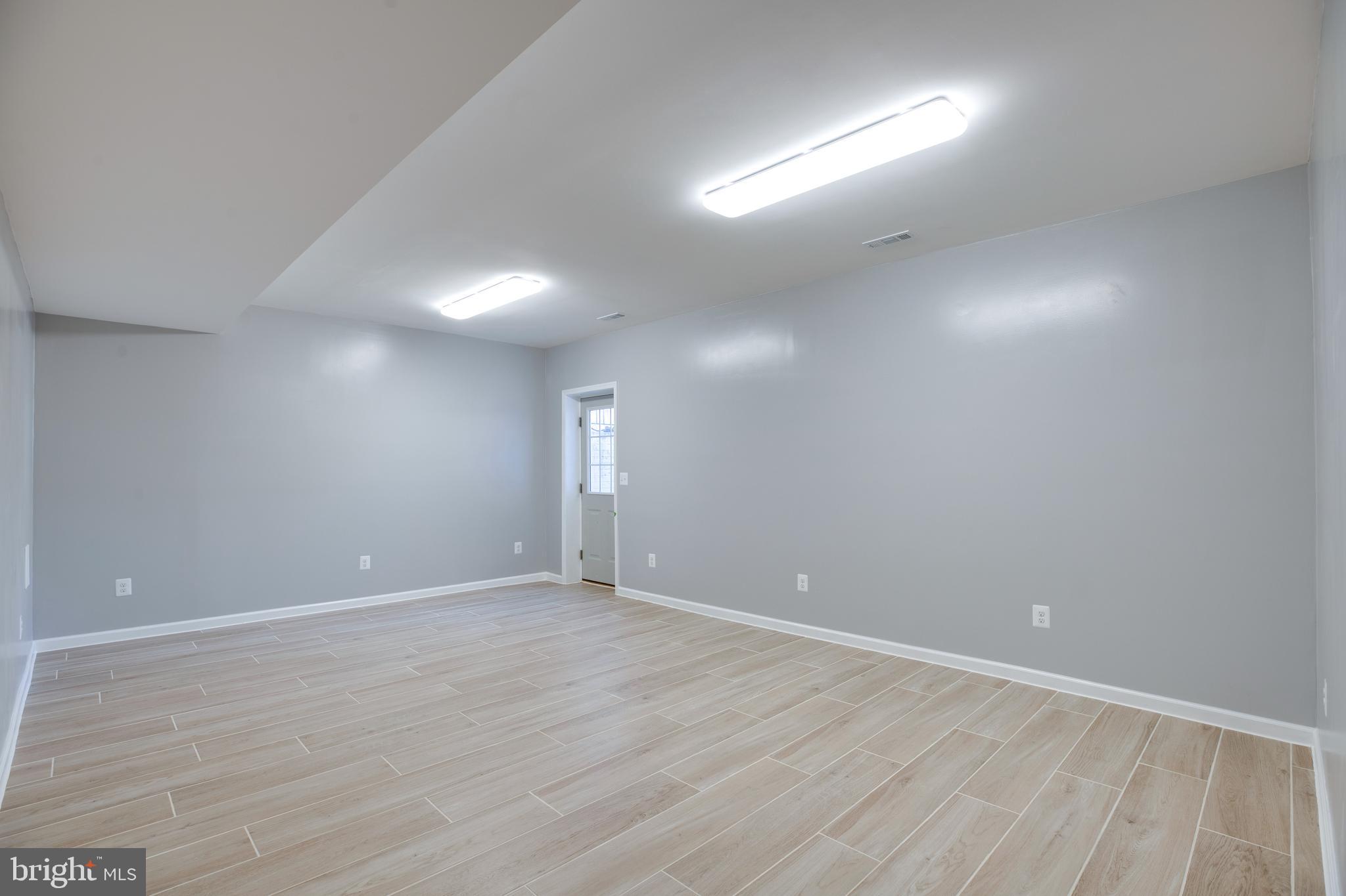 AVENDALE WOODLAND GROVE - Residential Lease