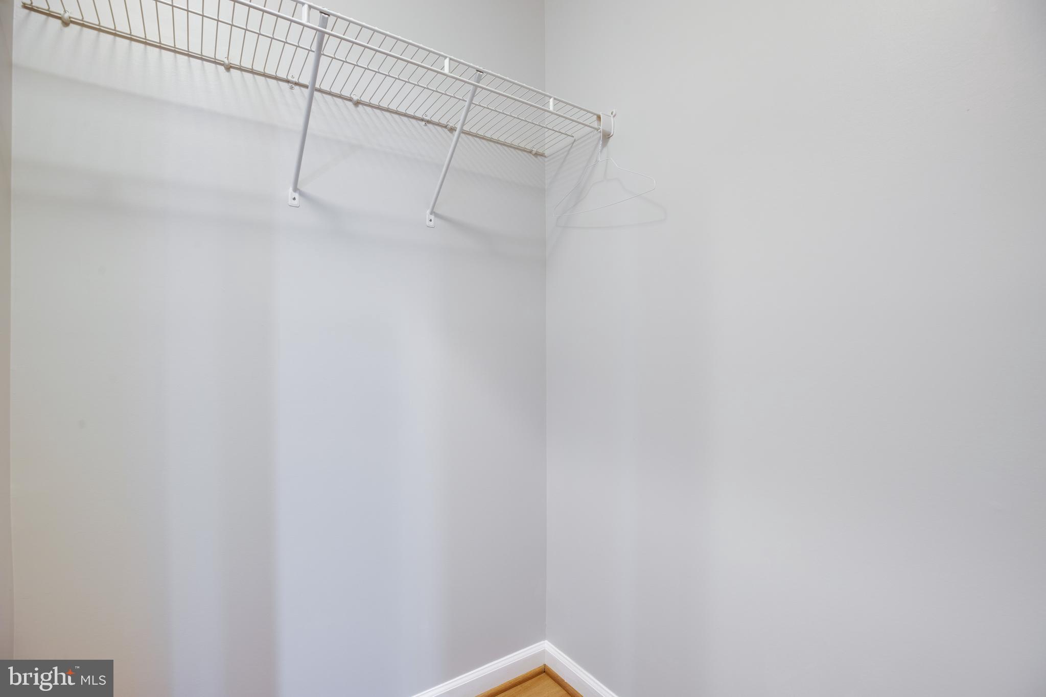 AVENDALE WOODLAND GROVE - Residential Lease