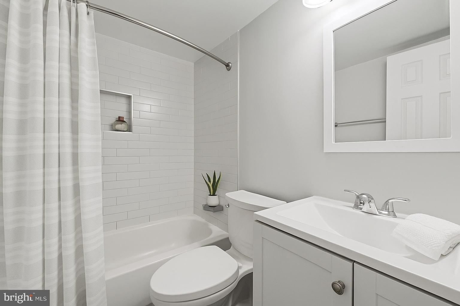 HERITAGE WOODS NORTH - Residential