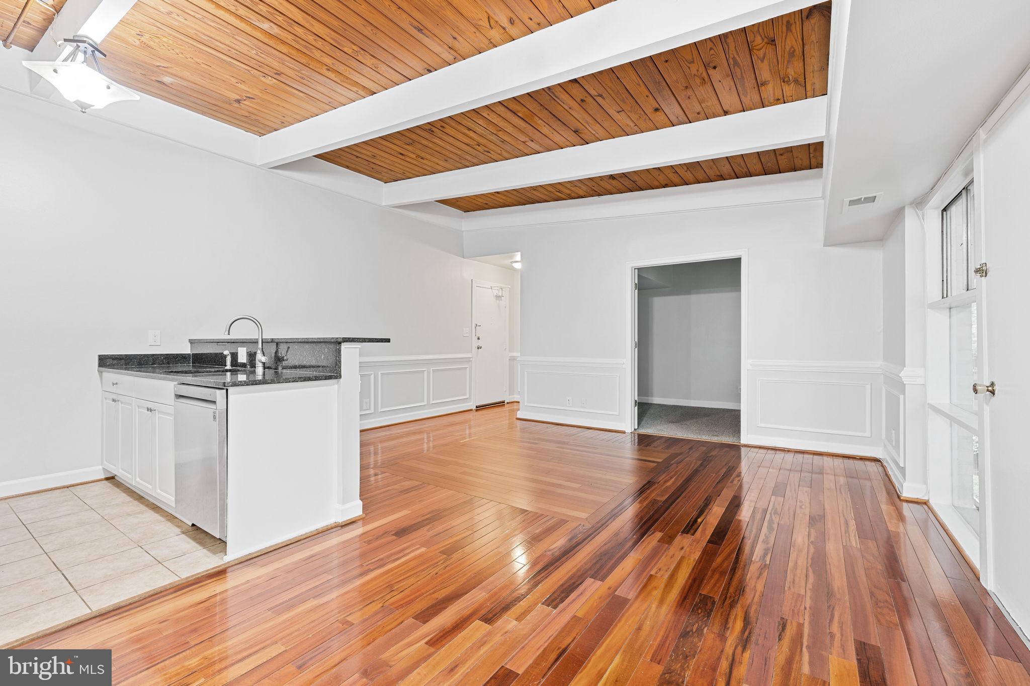 HERITAGE WOODS NORTH - Residential