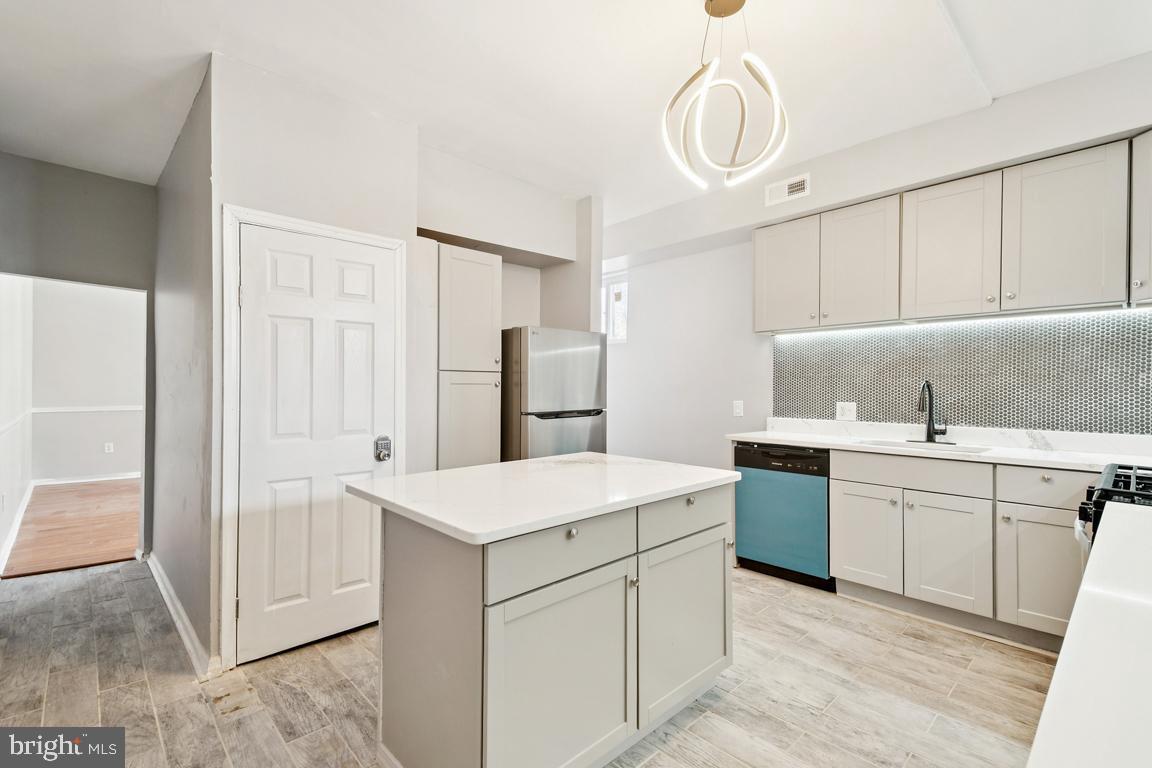 CHARLES VILLAGE - Residential