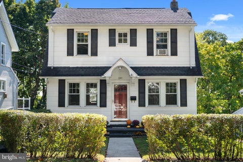 Photo of 241 Edge Hill Road, GLENSIDE, PA 19038 (MLS # PAMC2196284)