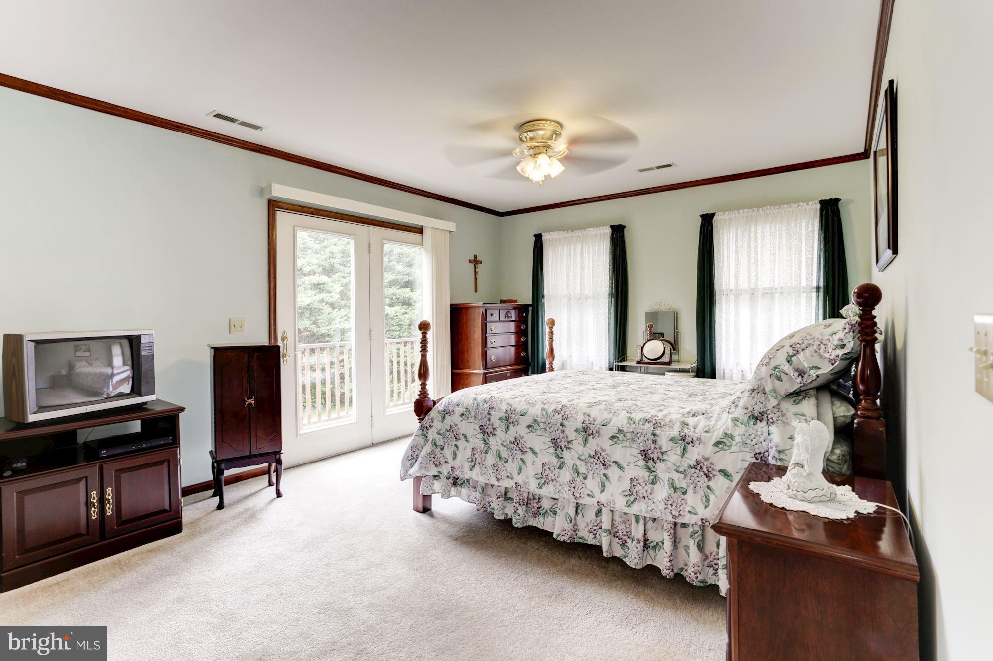 FOXHOLE ESTATES - Residential