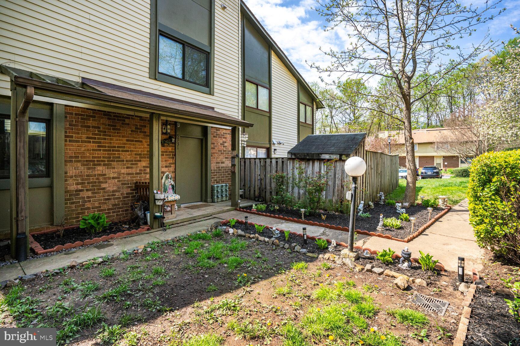 5731 NORDEEN OAK COURT