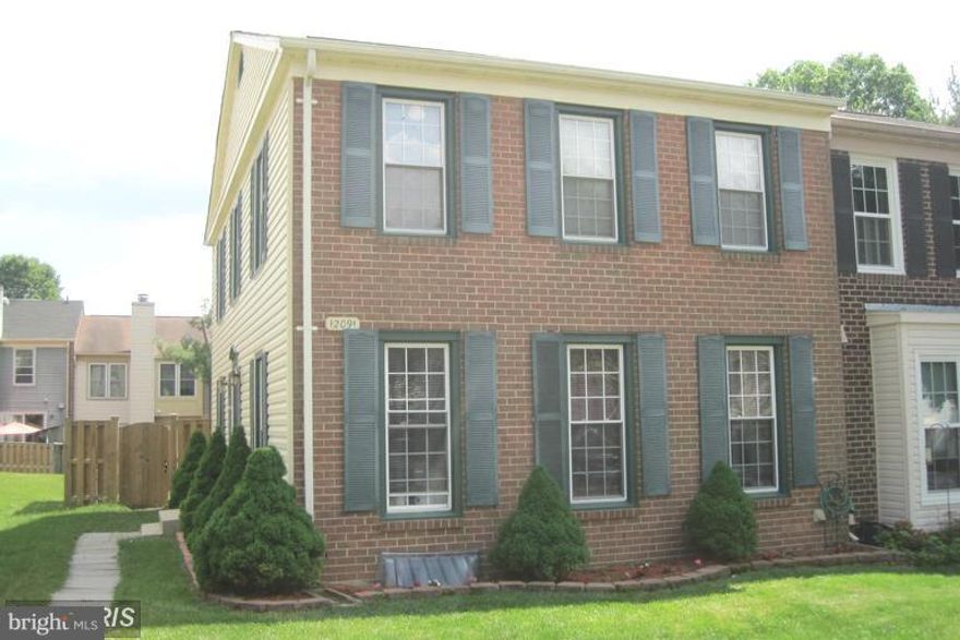 BEAUTIFUL BRICK FRONT END UNIT HOME IN SOUGHT AFTER LAKE RIDGE COMMUNITY.NO CARPET IN ENTIRE HOME..ALL PERGO OR CERAMIC TILE! GORGEOUS UPDATED KITCHEN, 3 BEDROOMS AND 2 FULL BATHS UPSTAIRS, FINISHED BASEMENT HAS 4TH BEDROOM (NTC) AND HALF BATH, FENCED BACK YARD WITH PATIO AND SHED. CLOSE TO SCHOOLS, SHOPPING, RESTAURANTS, BELVOIR, QUANTICO, PARKS,TRANSPORTATION, & MORE! WASHER/DRYER DO NOT CONVEY!