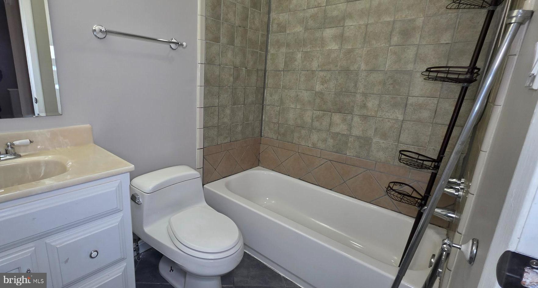 VILLAGE OF OWEN BROWN - Residential Lease