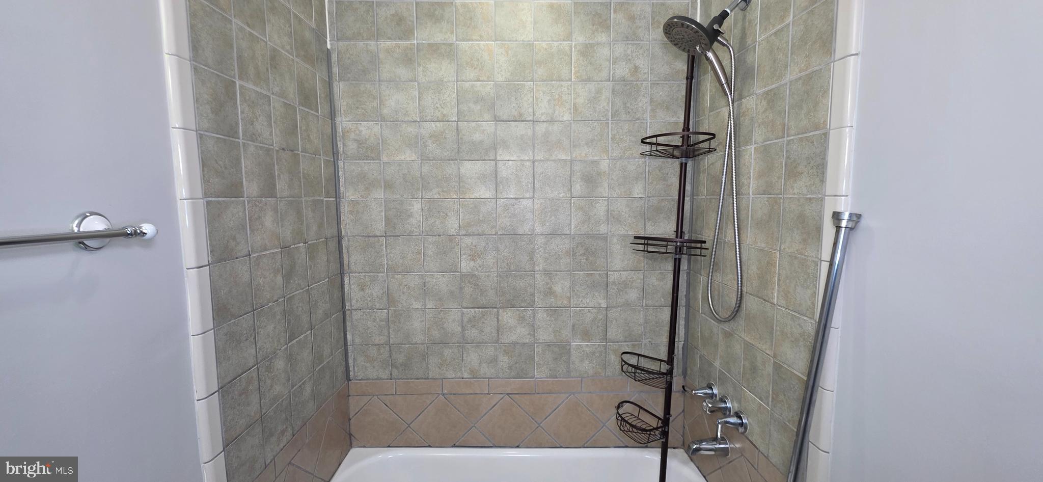 VILLAGE OF OWEN BROWN - Residential Lease