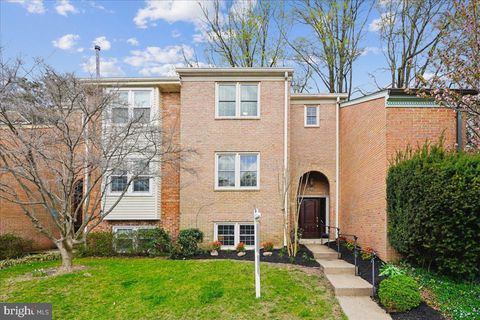 2018 HIGHBORO WAY FALLS CHURCH VA 22043