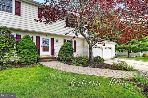 Homes For Sale - 118 Bull Run Road<br/> EWING, NJ 08638