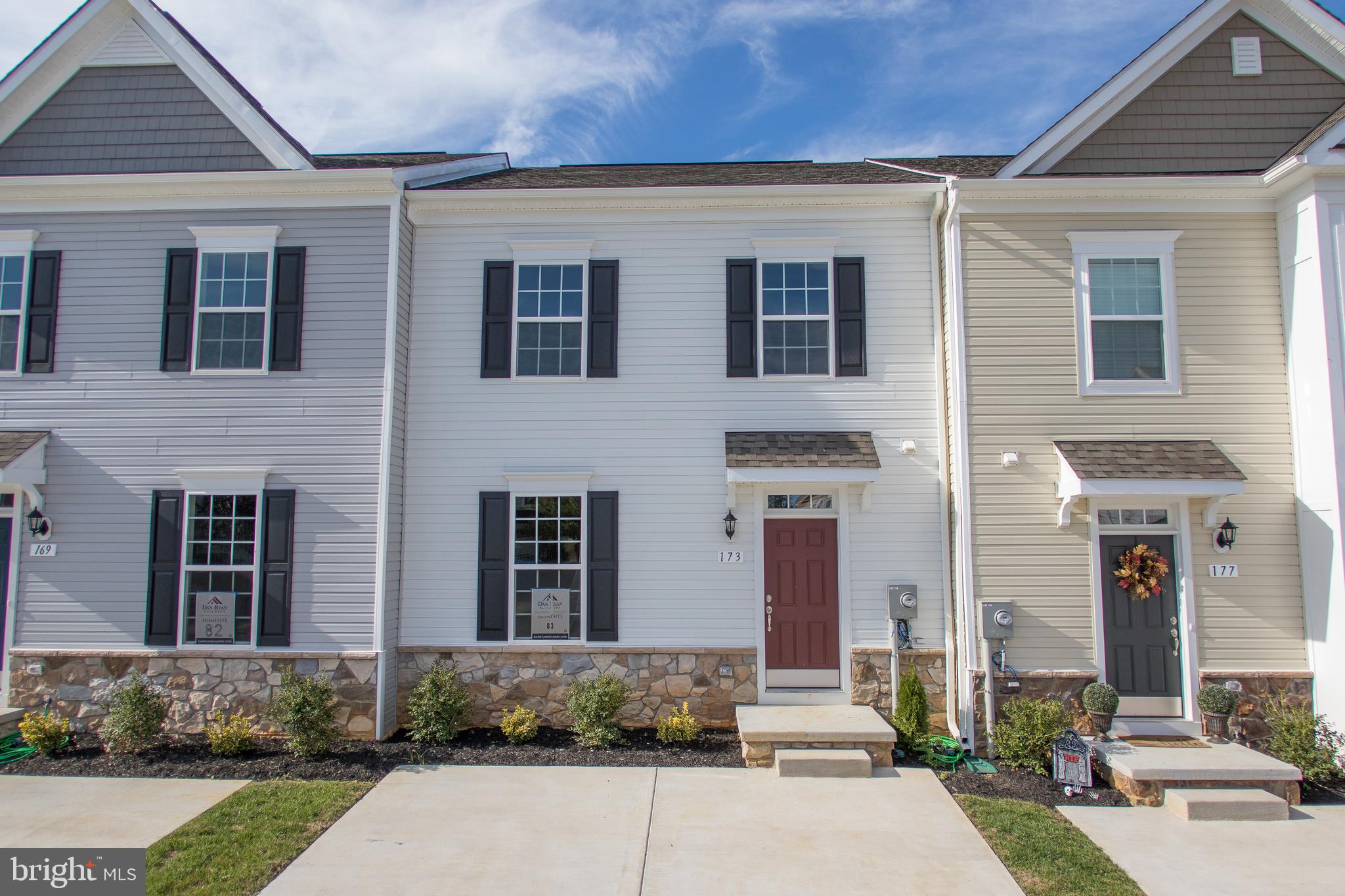 ARCHERS ROCK - Residential