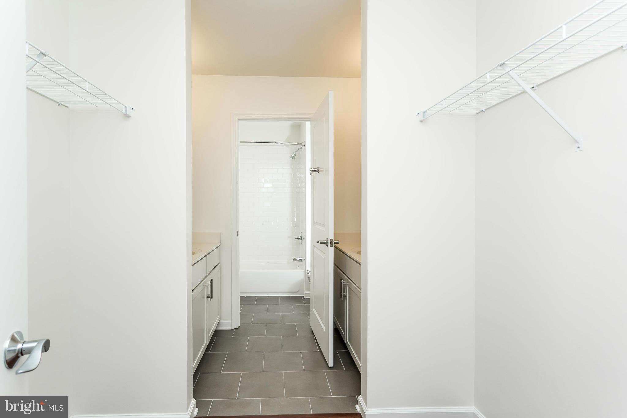 BARCLAY - Residential