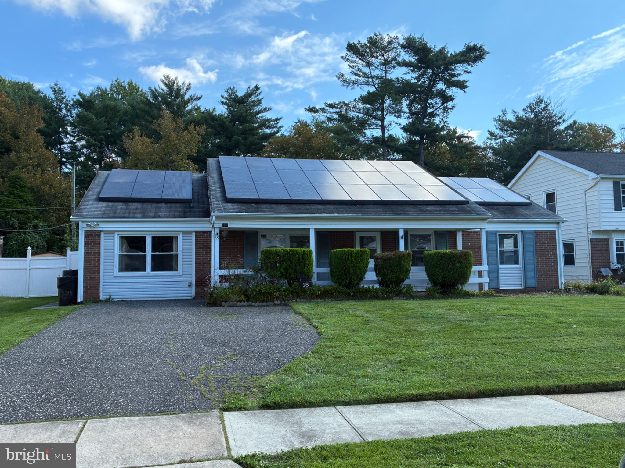 18 GLOVER LANE