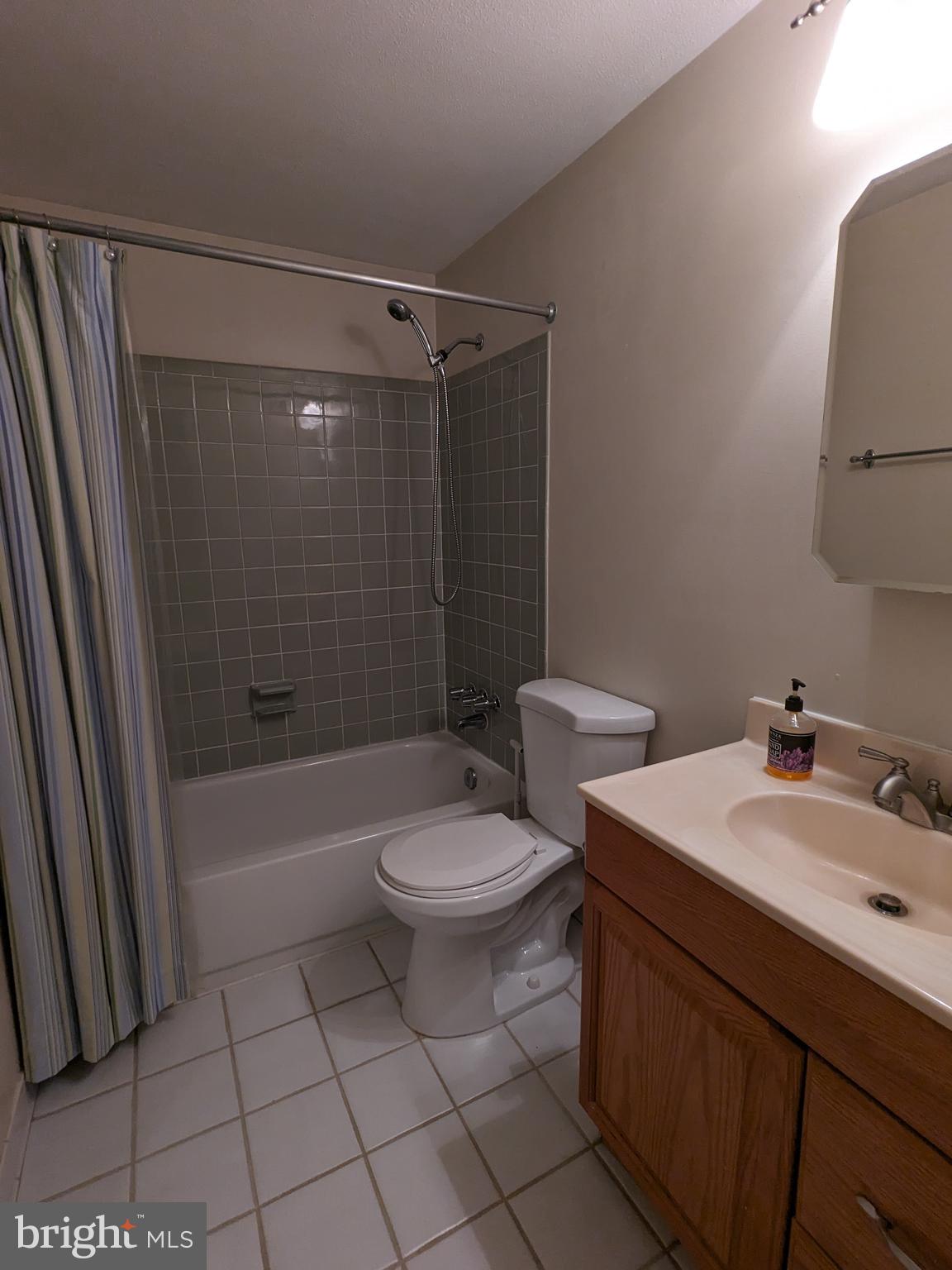 CHERRY RUN - Residential Lease