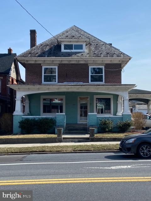 Great location on busy area of Main street, this commercial space for long term lease is available with ample off street parking, and great visibility. This approximately 1000 sq. ft. first floor retail/office space with two entrances has the potential to be professional offices, a small café, a retail gift shop, a salon etc. It has been a nail salon, so the plumbing is available. Owner is willing to help with some build-out, depending what the tenant wants. Tenant supplies materials, owner can do the work to create the space for your business's needs. $2500/ month all inclusive, owner covers all utilities. Come check it out this great opportunity!