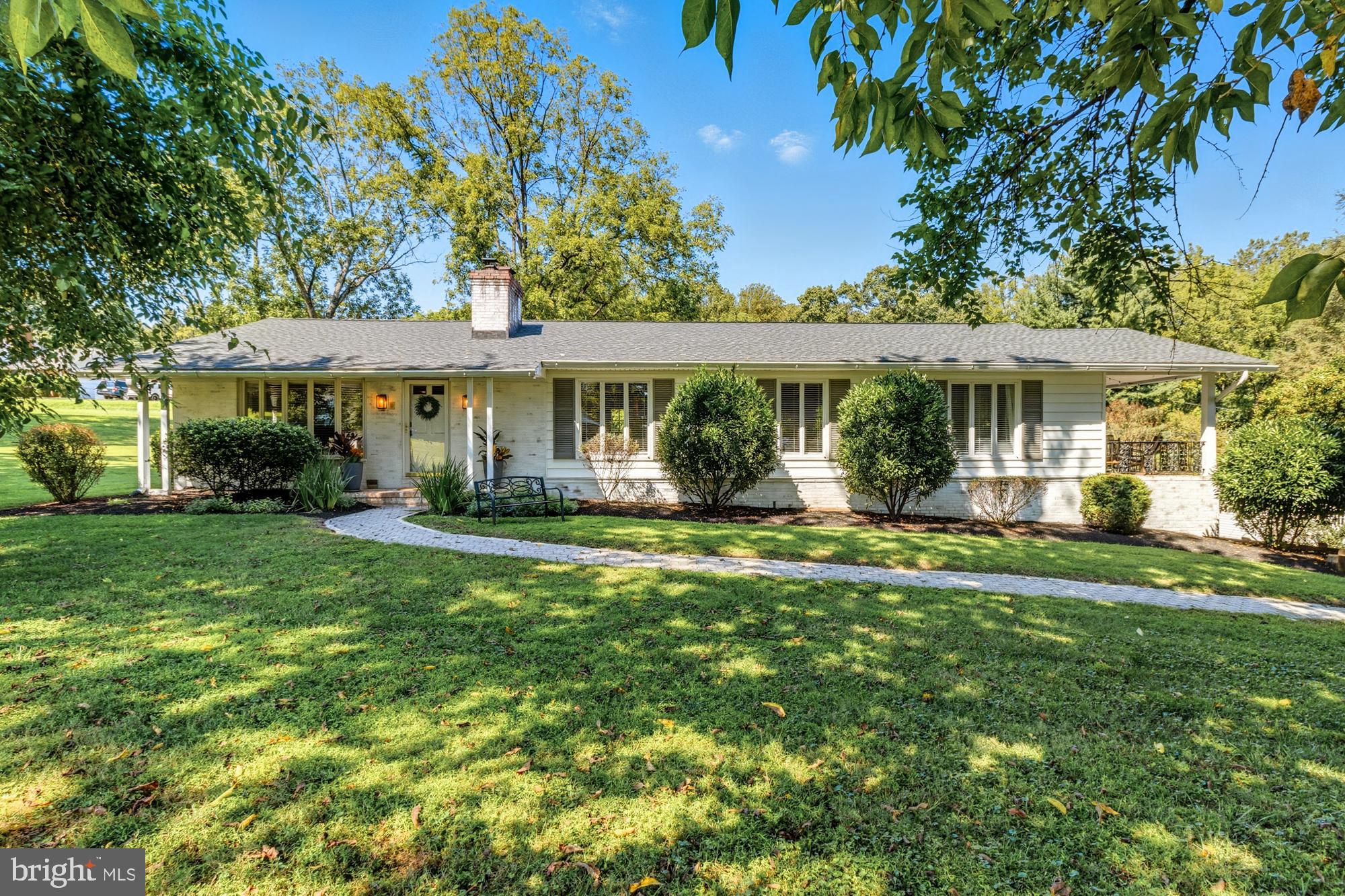 HONEYSUCKLE HILL - Residential