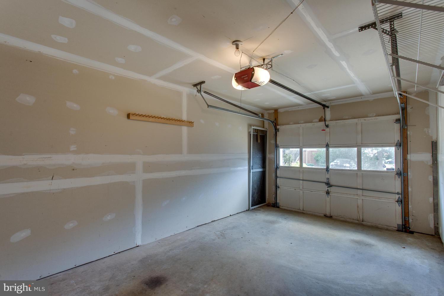 TOWNES OF HILLWOOD - Residential