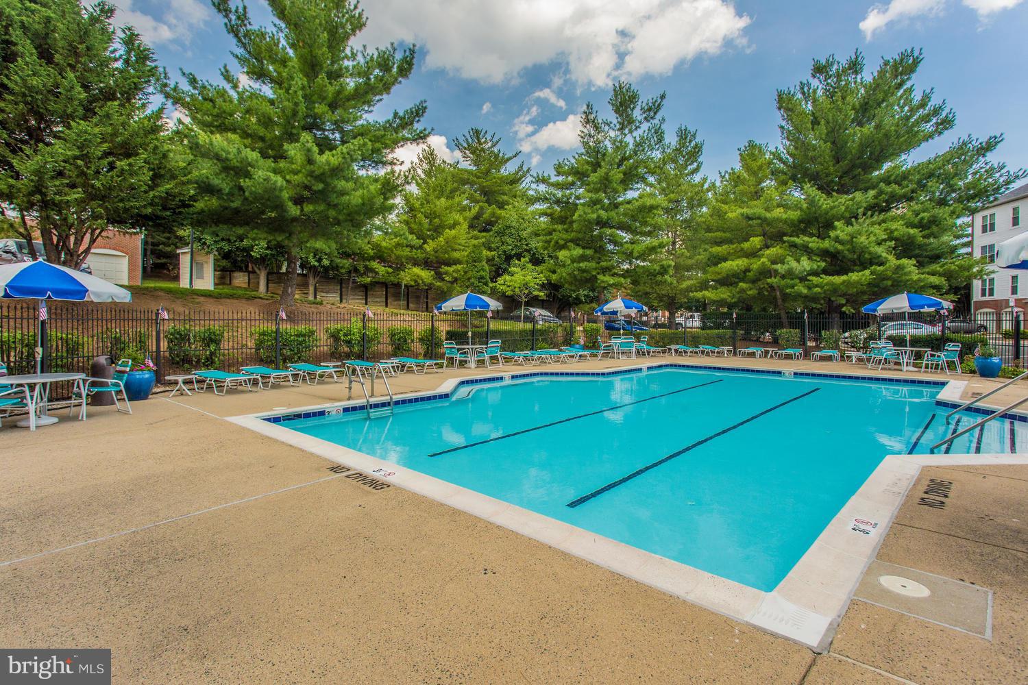 TOWNES OF HILLWOOD - Residential