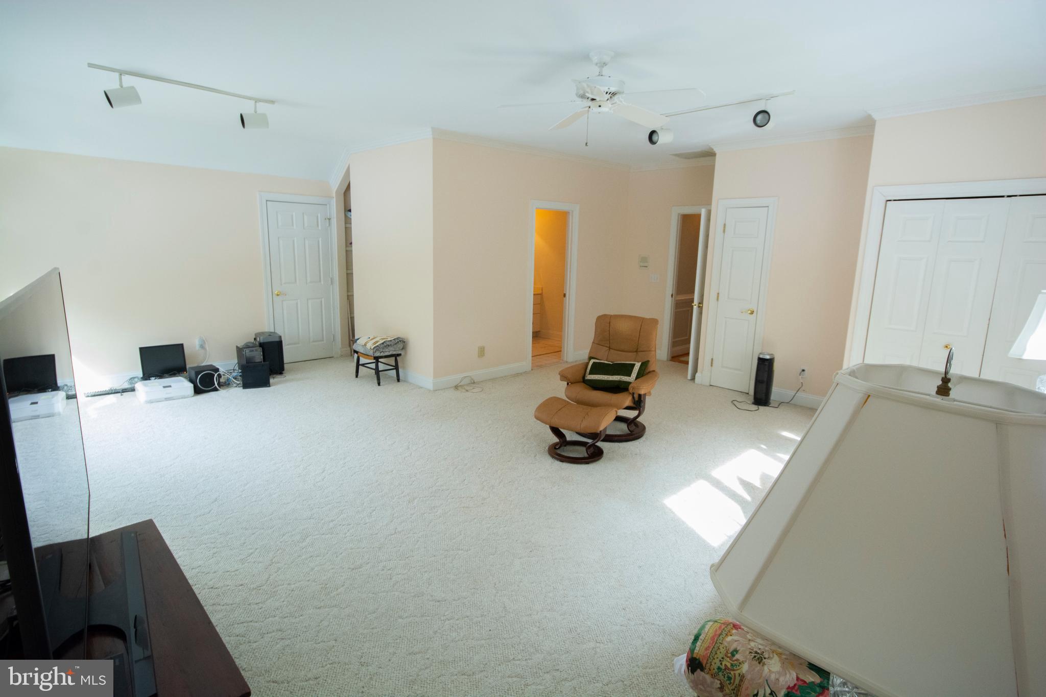 HUNTSPRING - Residential