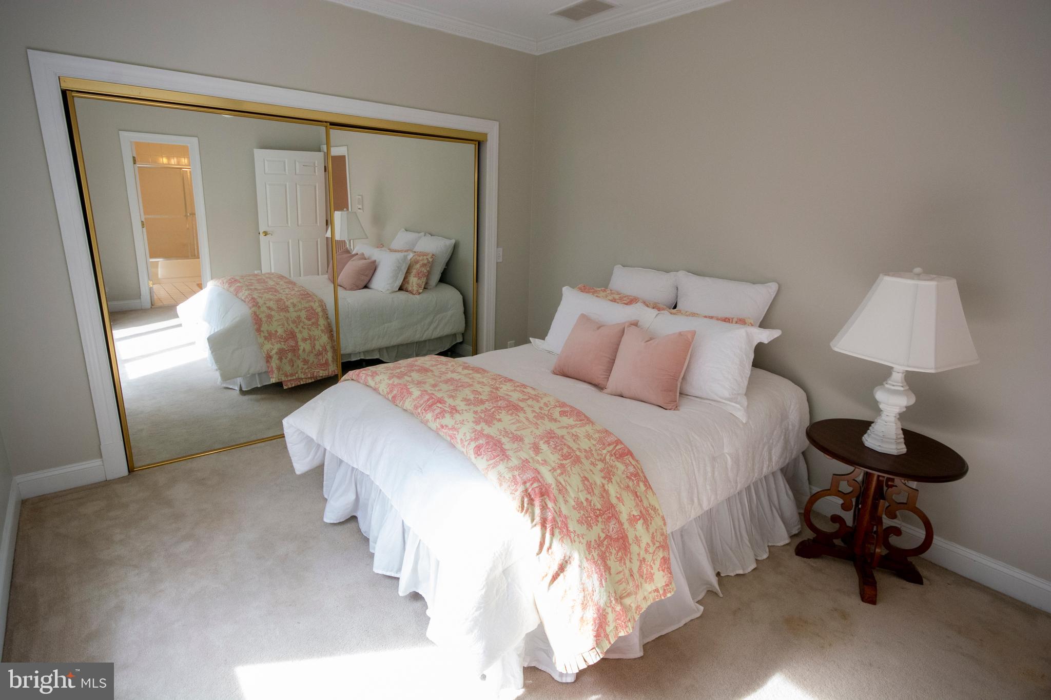 HUNTSPRING - Residential