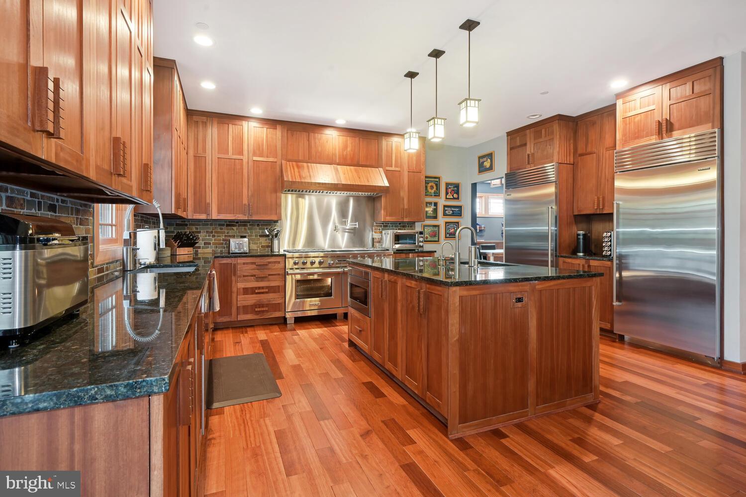 GREENWICH FOREST - Residential