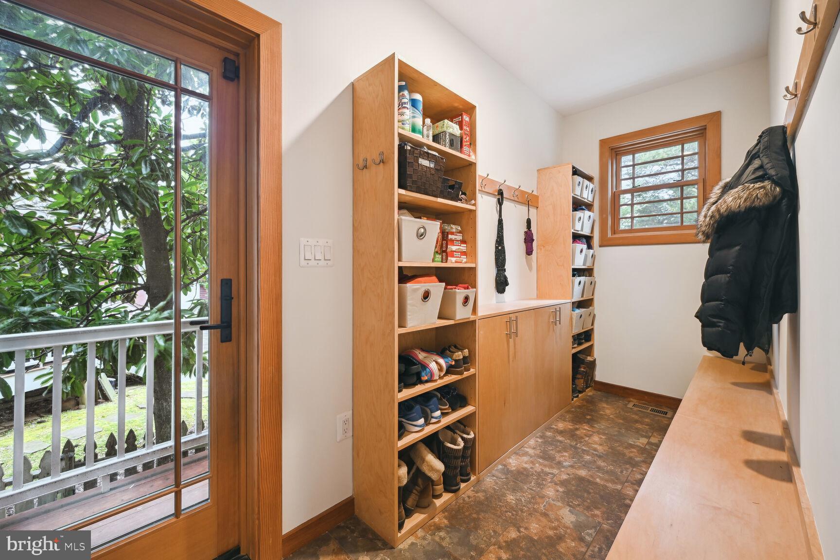 GREENWICH FOREST - Residential