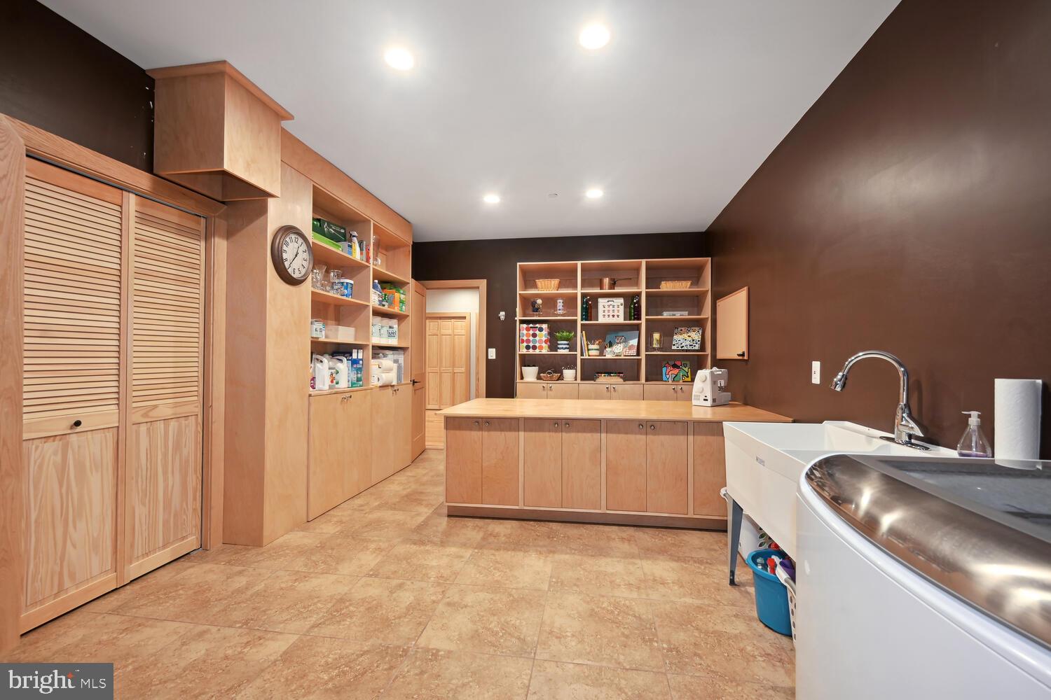 GREENWICH FOREST - Residential