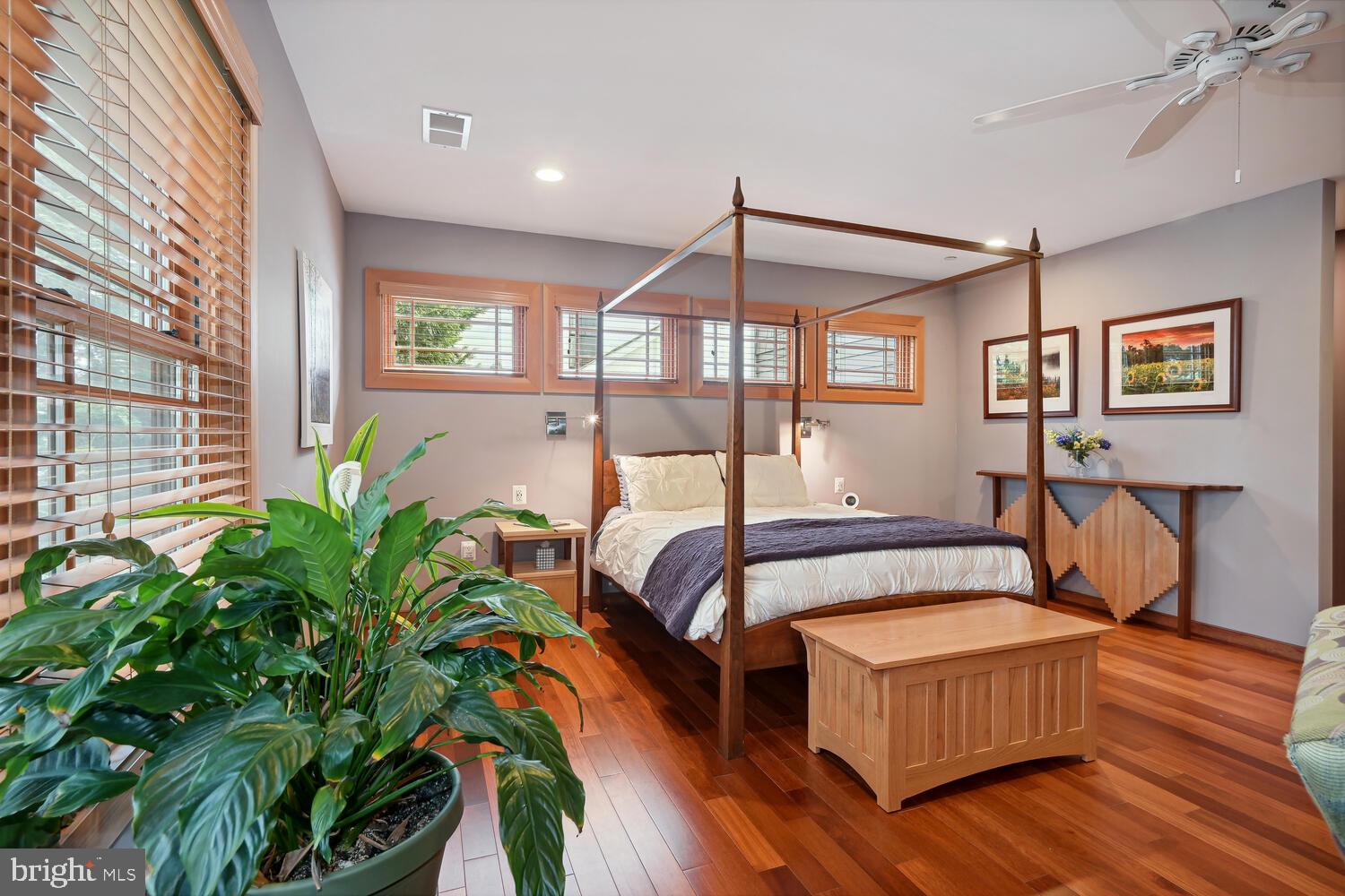 GREENWICH FOREST - Residential